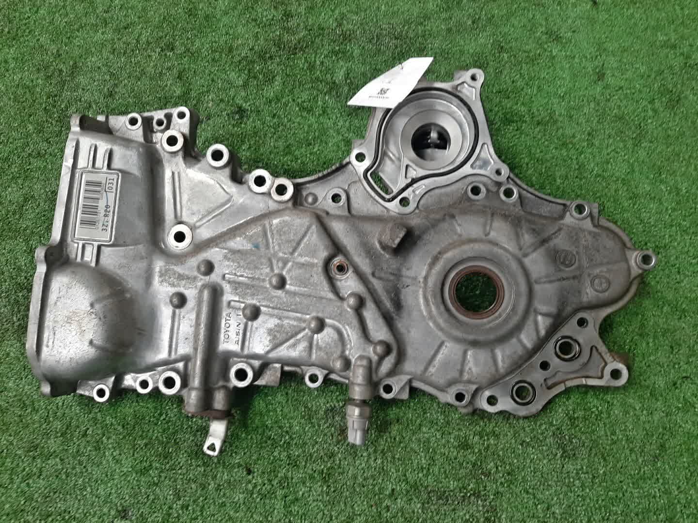 Лобовина двс TOYOTA VOXY ZRR70G 3ZR-FE 1 ракурс