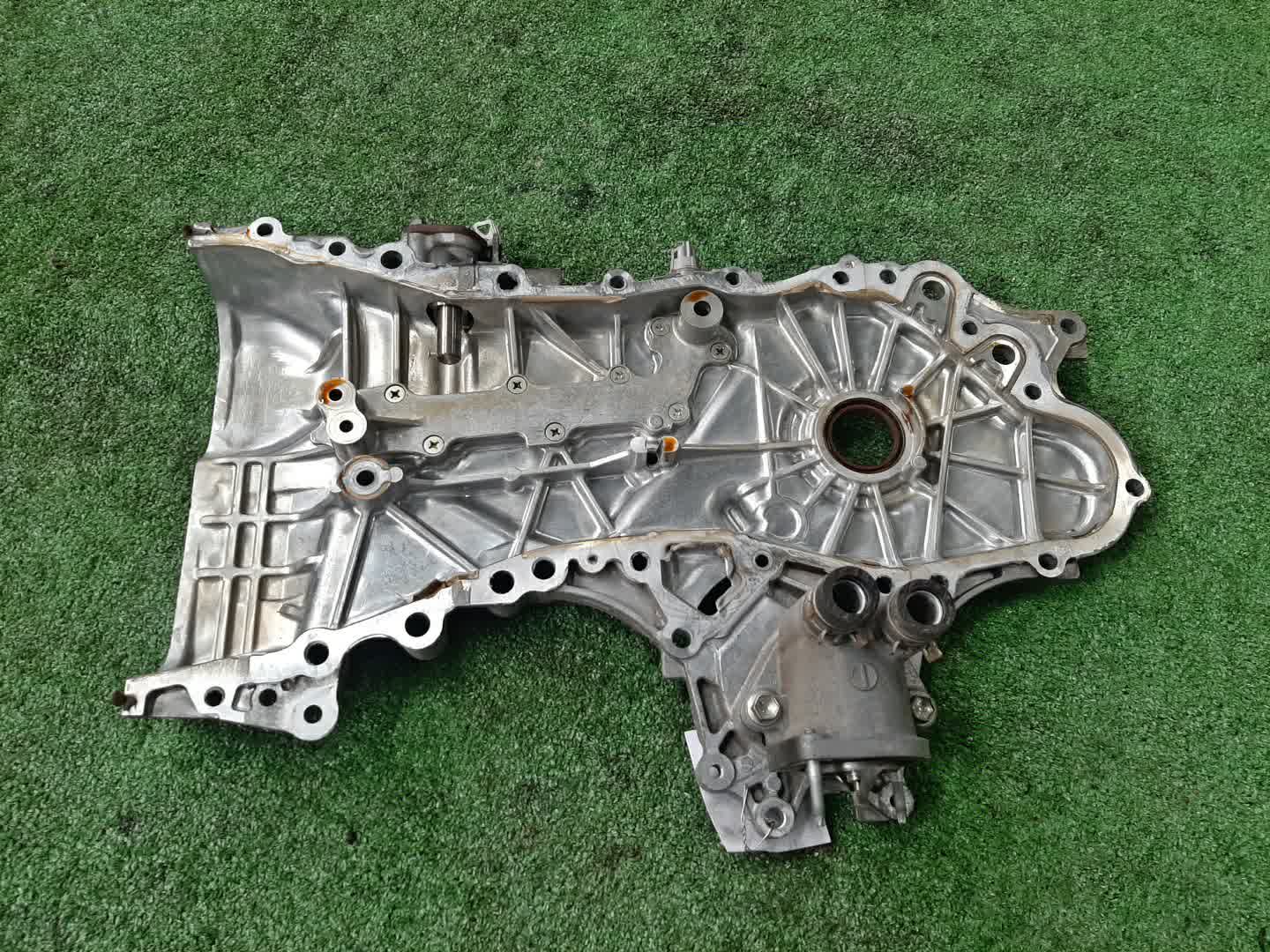 Лобовина двс TOYOTA VOXY ZRR70G 3ZR-FE 2 ракурс