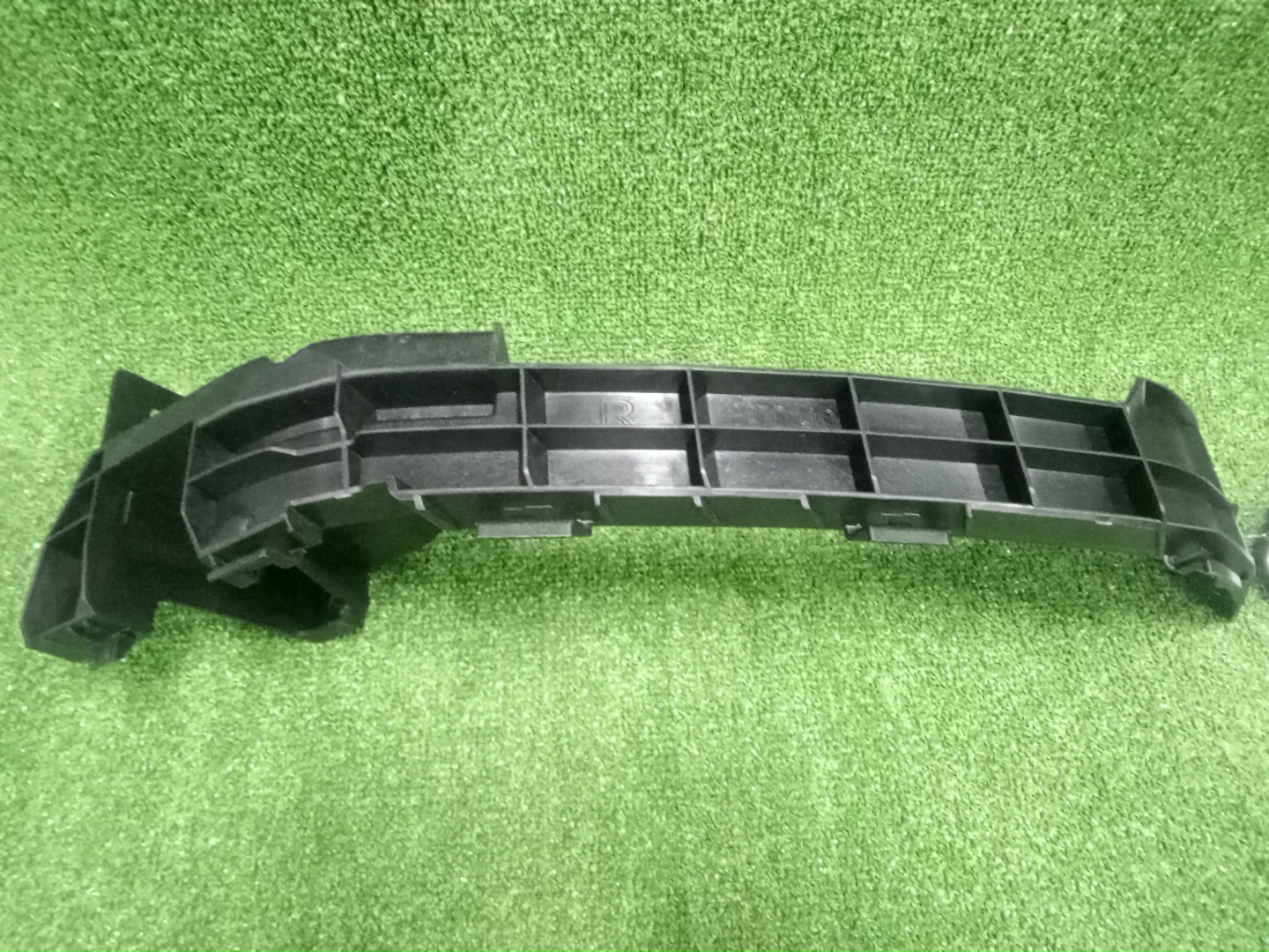 Крепление фары правое переднее HONDA STEPWGN RP7 71241-3T0-J01 2 ракурс