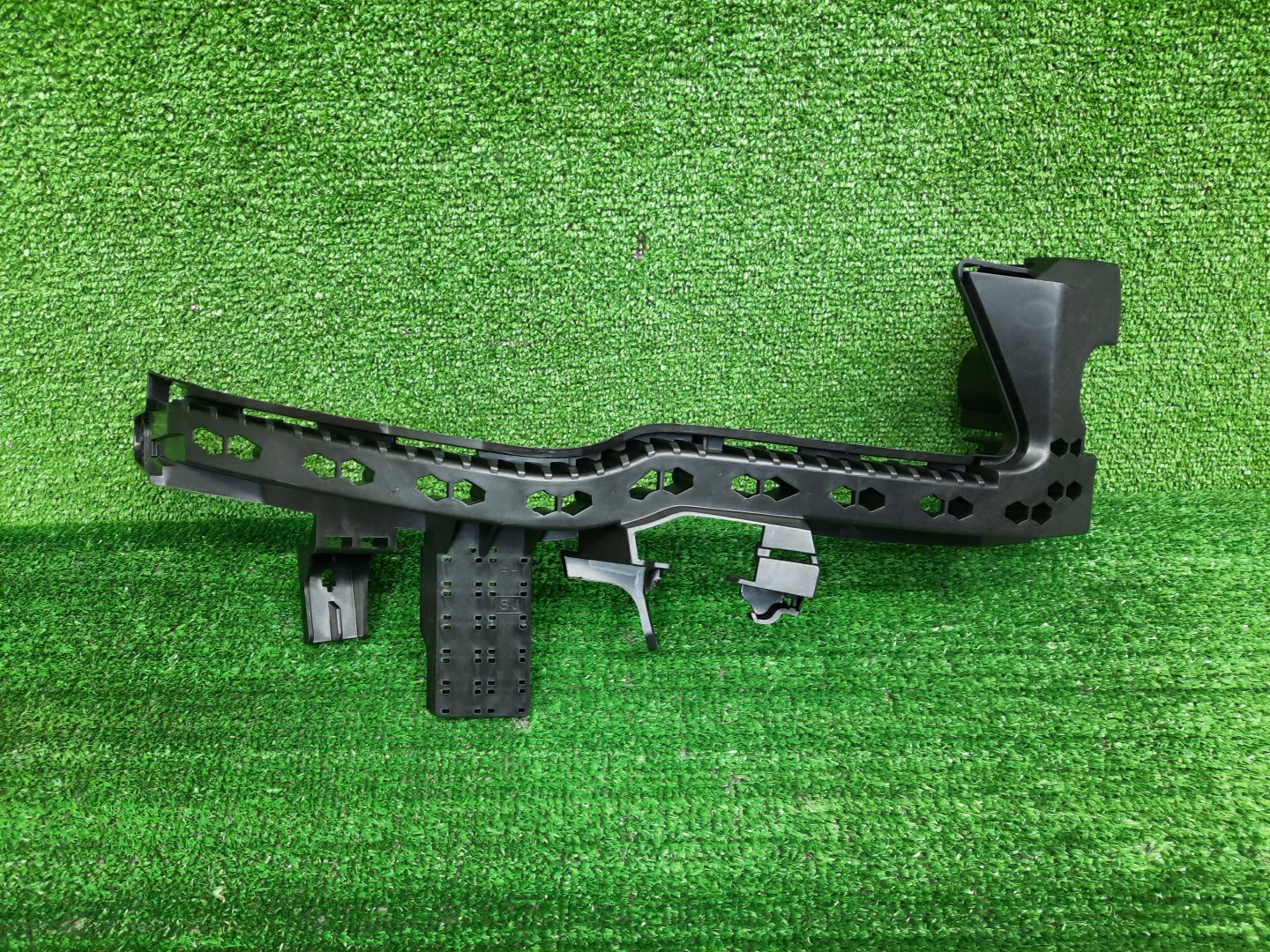 Крепление фары правое SUBARU FORESTER SK9 57707SJ000 1 ракурс