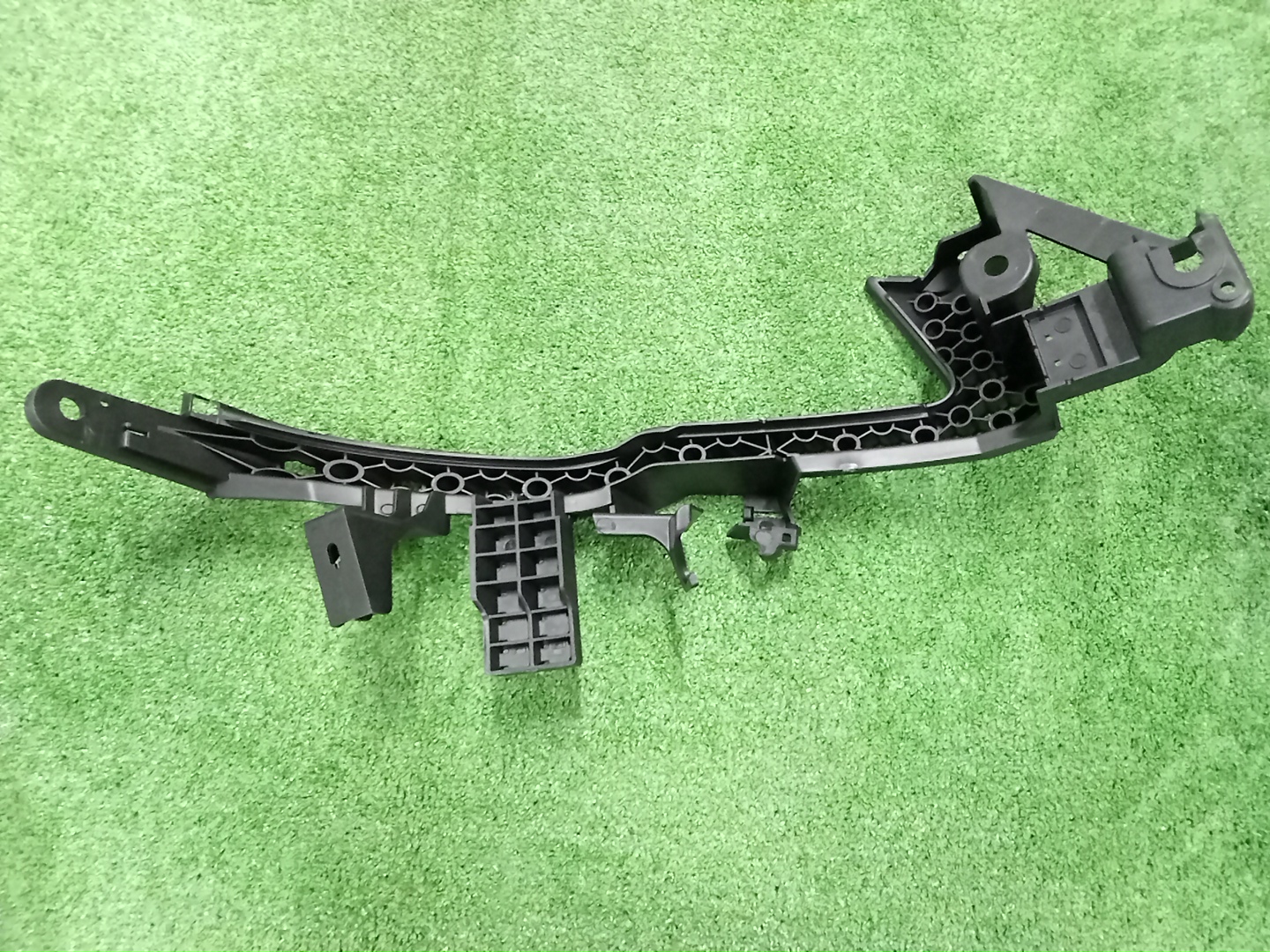 Крепление фары левое переднее SUBARU FORESTER SKE 57707SJ010 2 ракурс