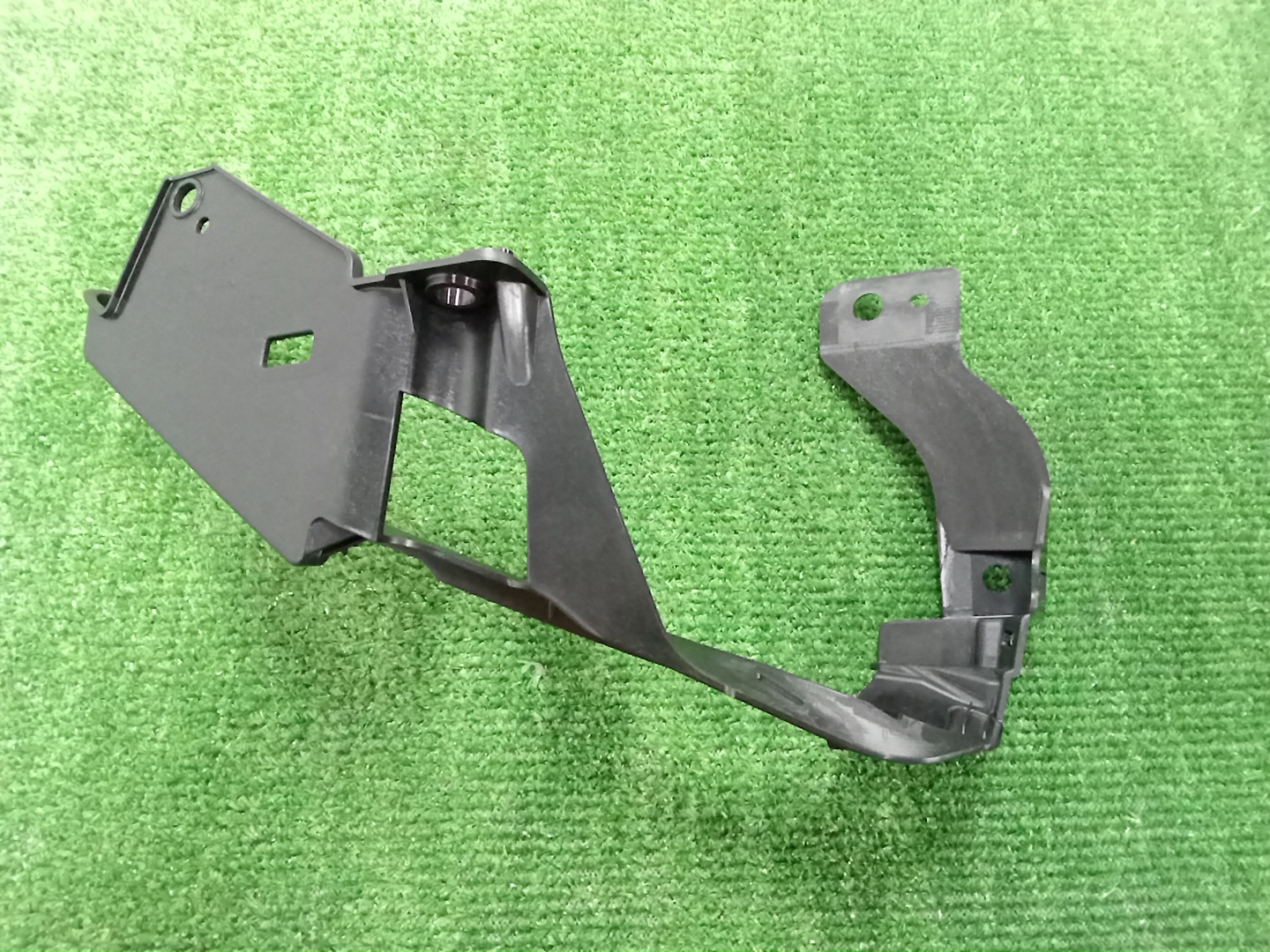 Крепление фары левое переднее HONDA SHUTTLE GK8 71190-TD4-000 2 ракурс