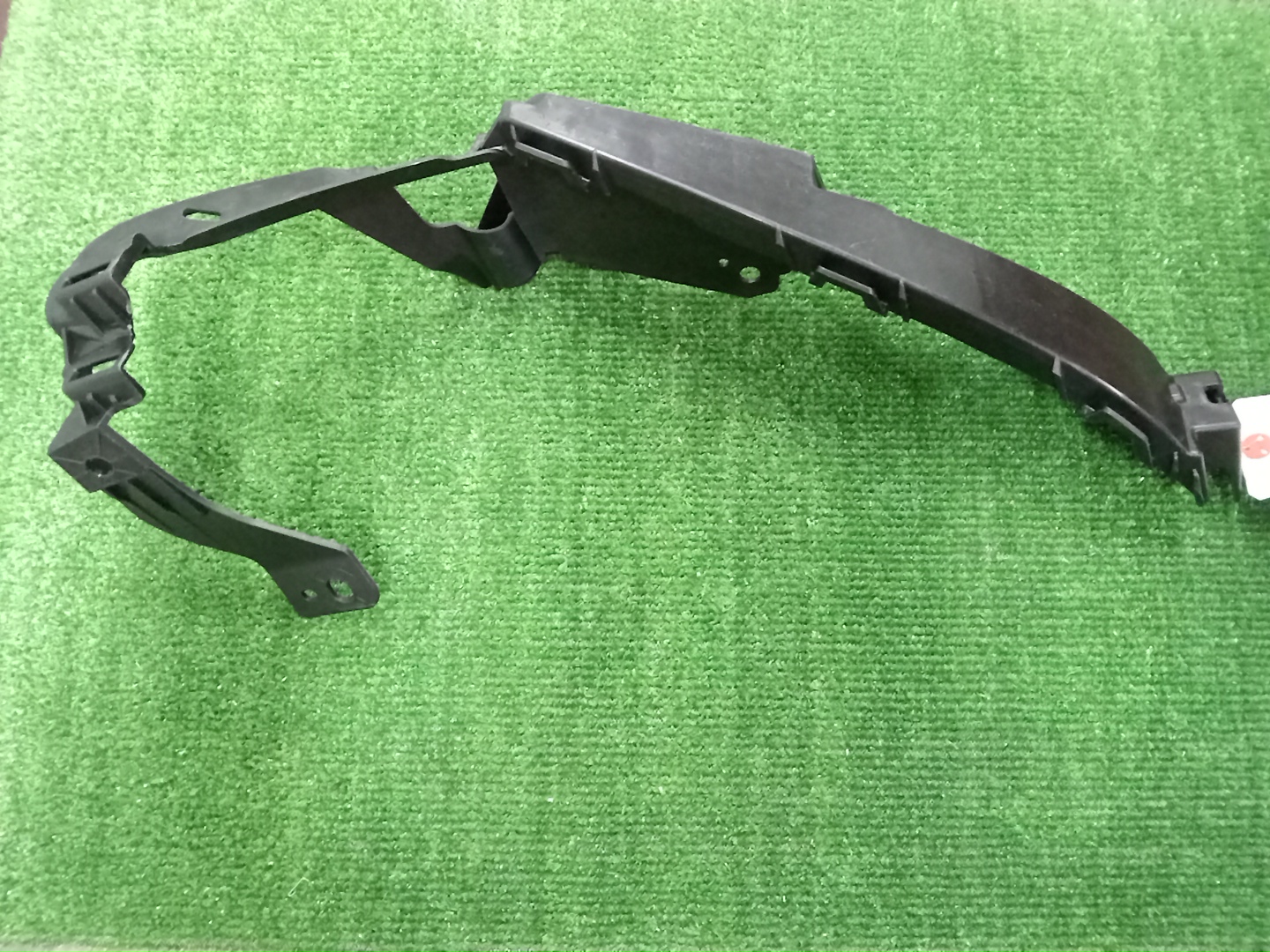 Крепление фары правое переднее HONDA SHUTTLE GK8 71140-TD4-J51 1 ракурс