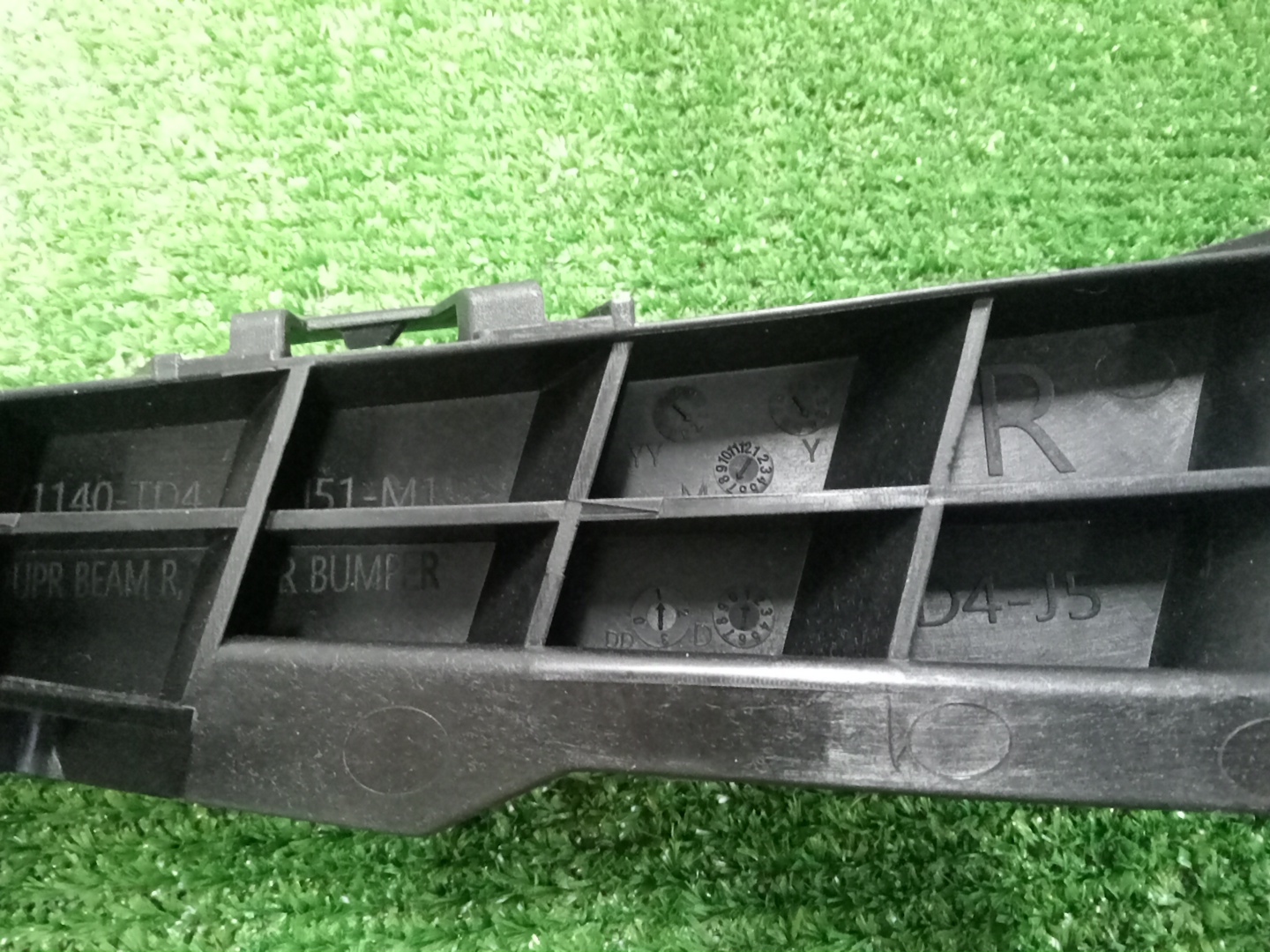 Крепление фары правое переднее HONDA SHUTTLE GK8 71140-TD4-J51 3 ракурс