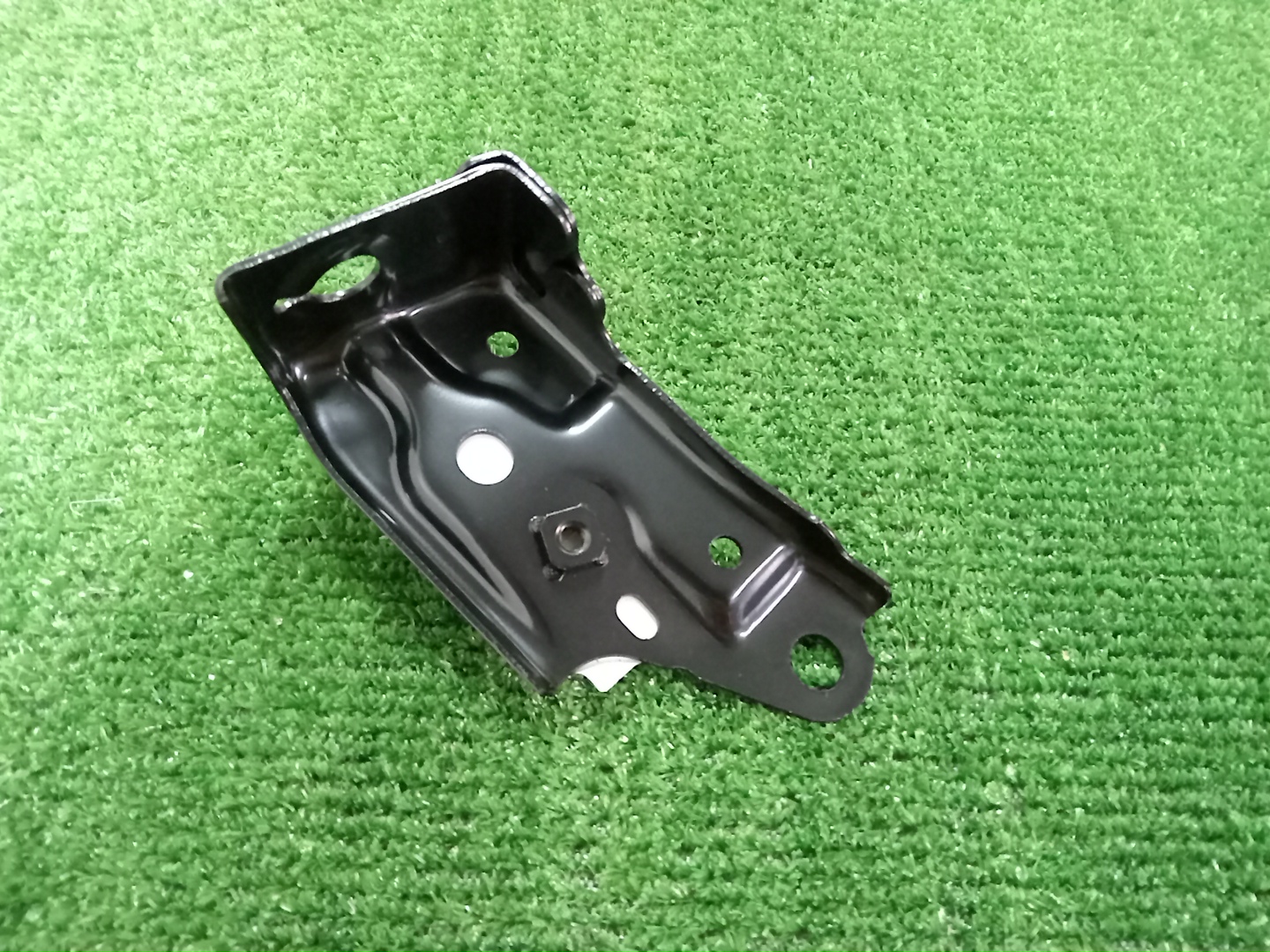 Крепление фары левое TOYOTA YARIS KSP210 53234-K0010 2 ракурс