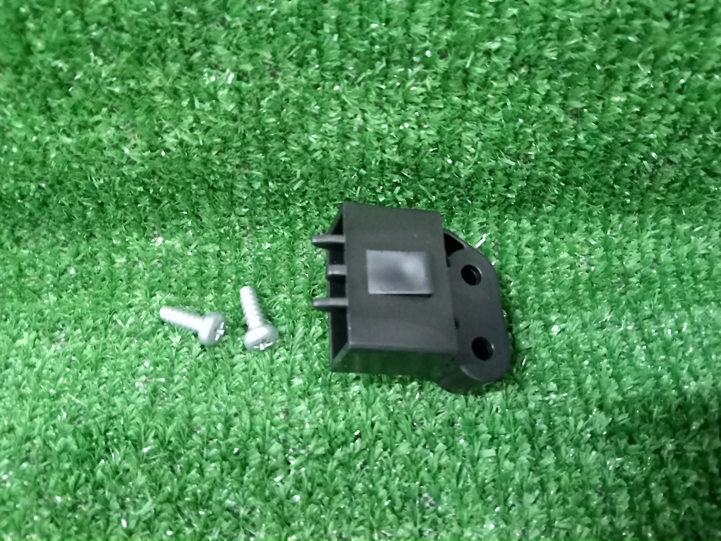 Крепление фары левое TOYOTA NOAH ZWR80G 81196-28060 2 ракурс