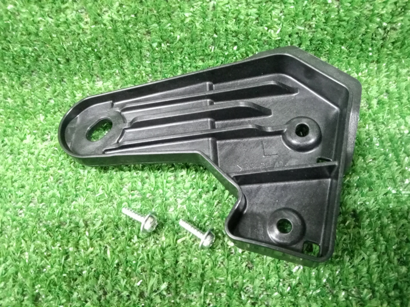 Крепление фары левое TOYOTA CROWN AZSH35 81194-30160 1 ракурс