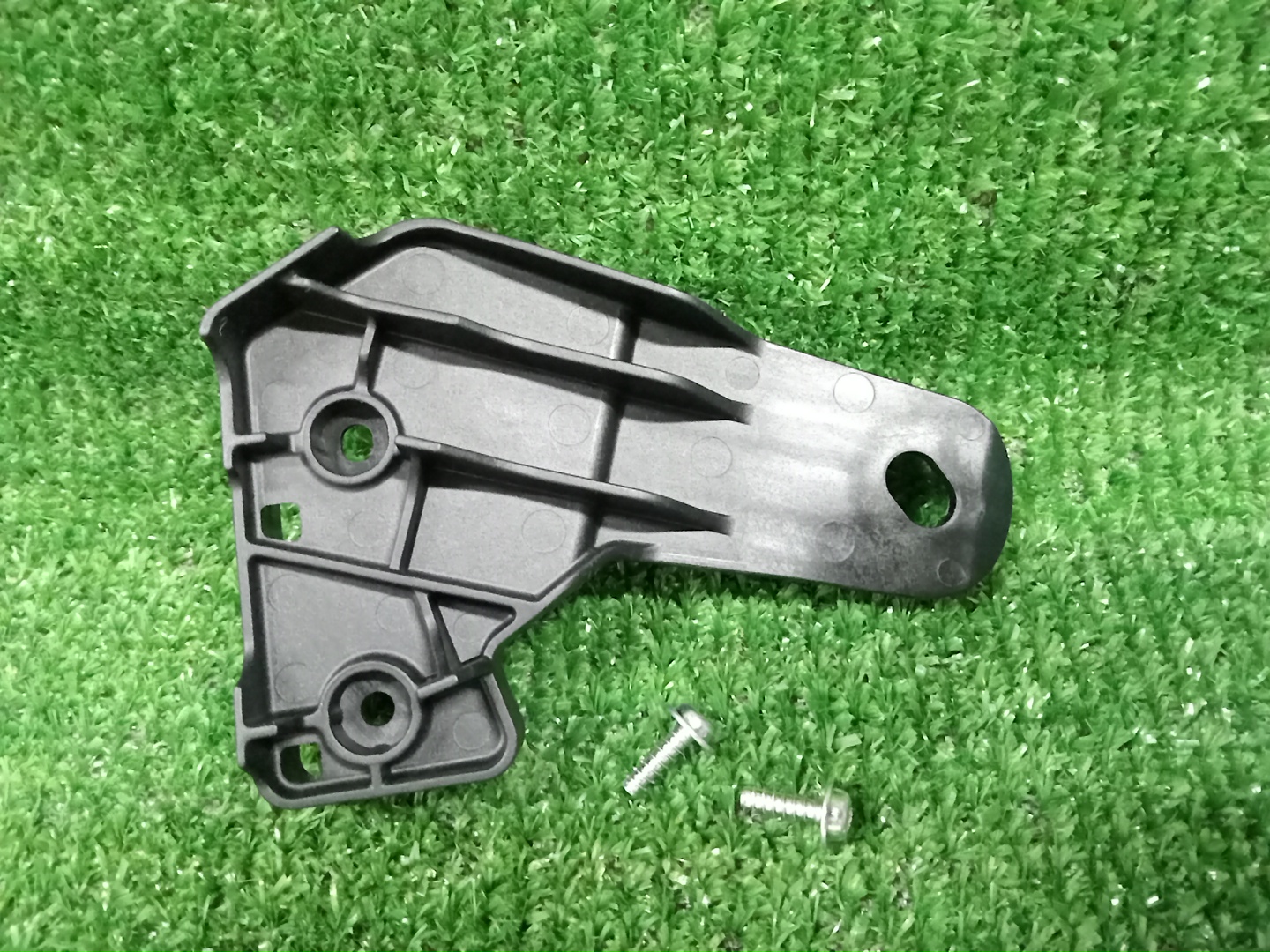 Крепление фары левое TOYOTA CROWN AZSH35 81194-30160 2 ракурс