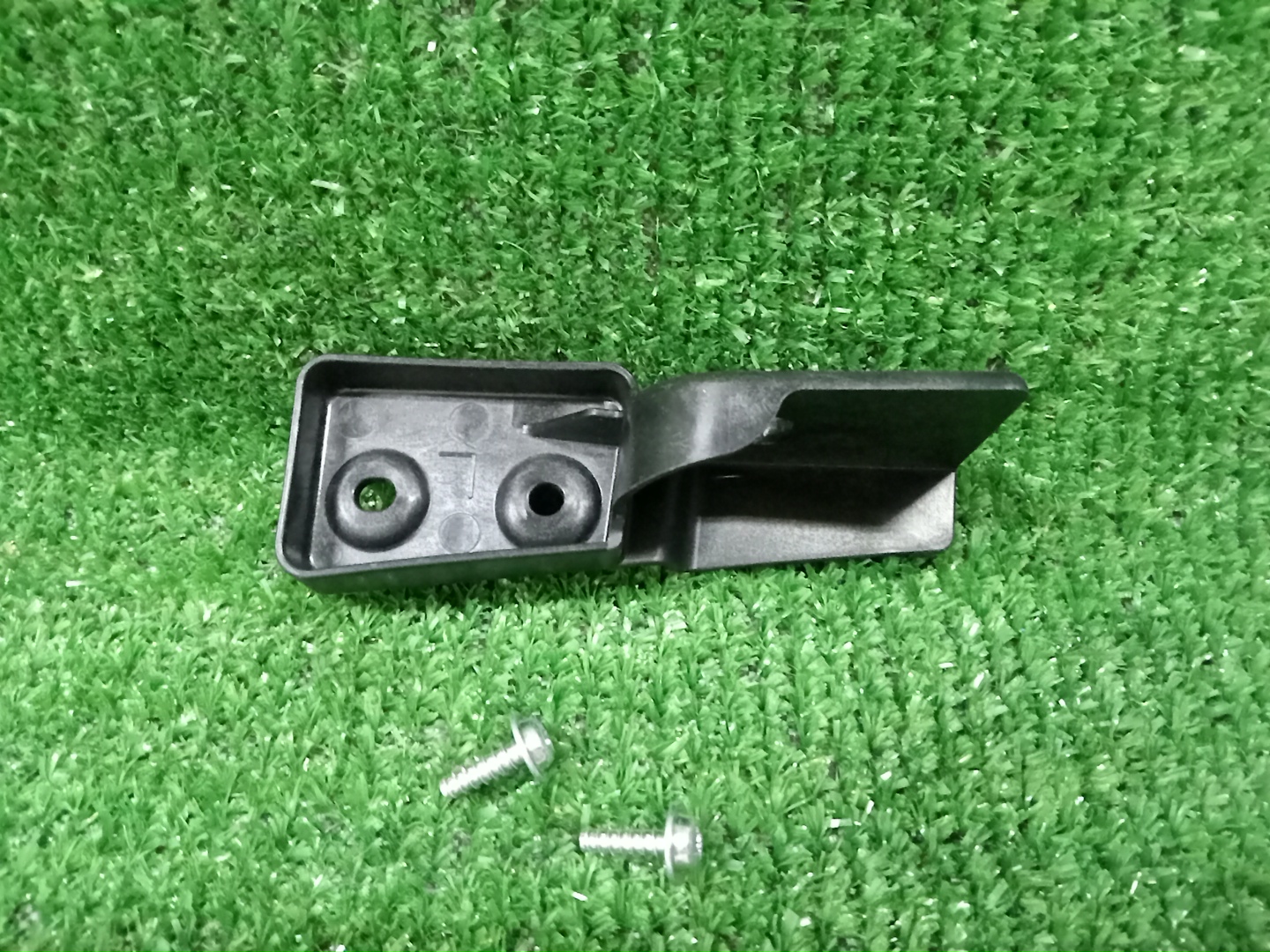 Крепление фары левое TOYOTA CROWN AZSH35 81194-30150 2 ракурс