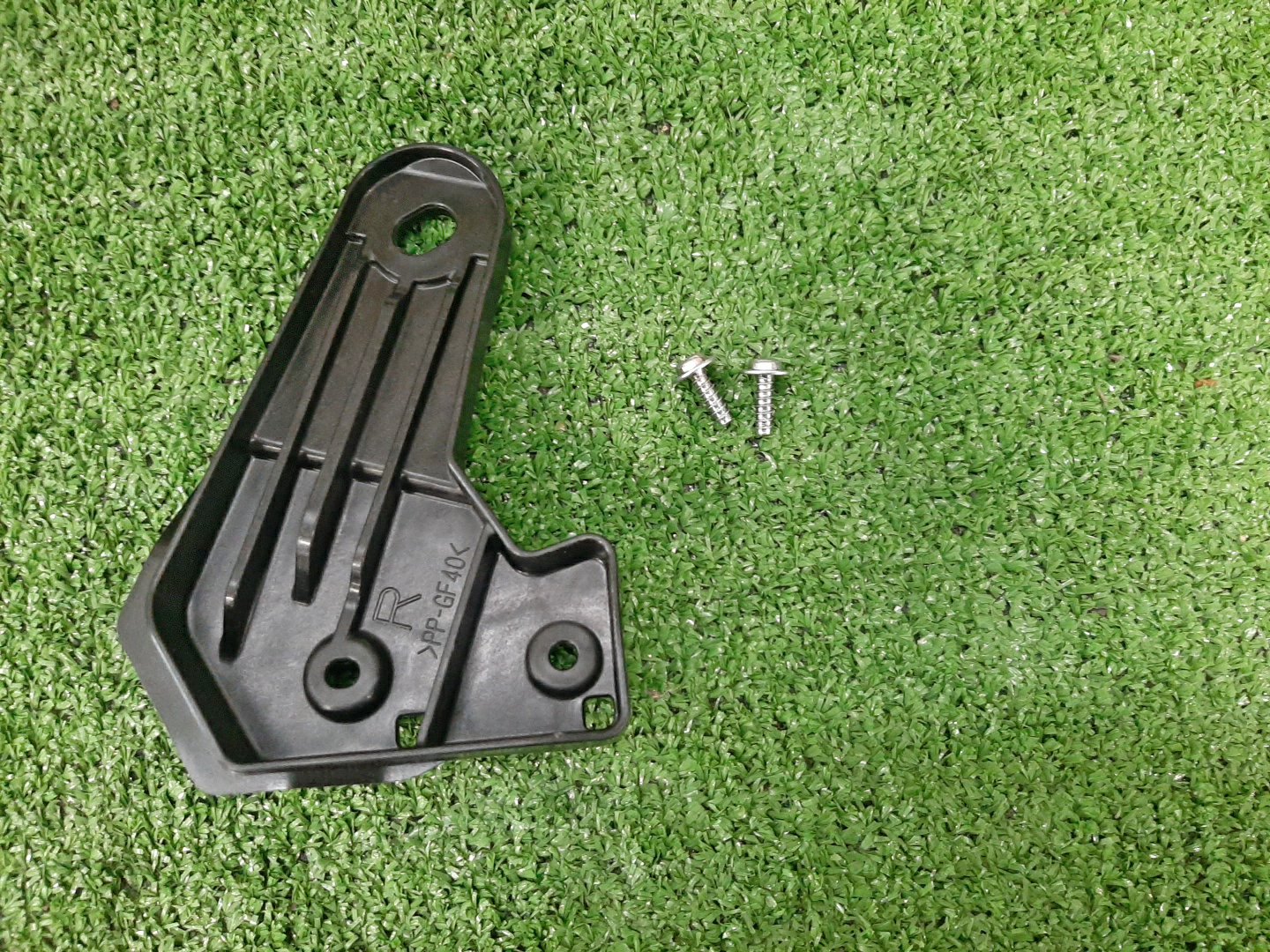 Крепление фары правое TOYOTA CROWN AZSH35 81193-30160 2 ракурс