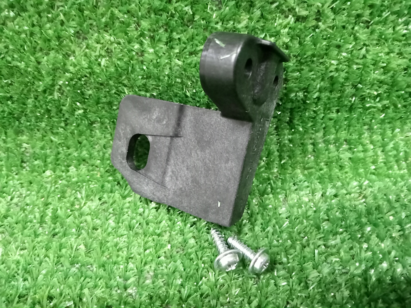 Крепление фары левое TOYOTA PRIUS ZVW51 81194-47120 2 ракурс