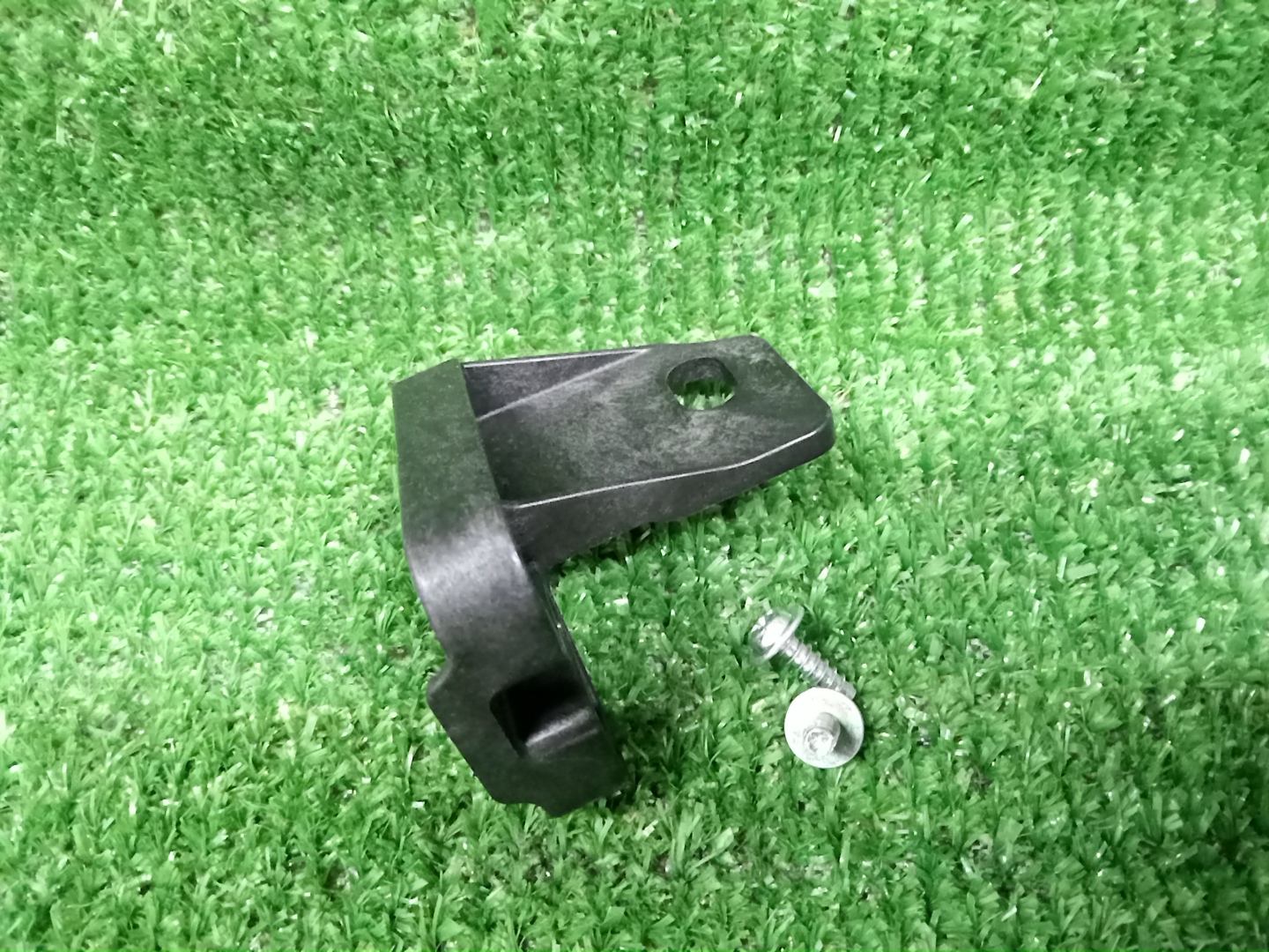 Крепление фары правое TOYOTA PRIUS ZVW51 81193-47120 1 ракурс