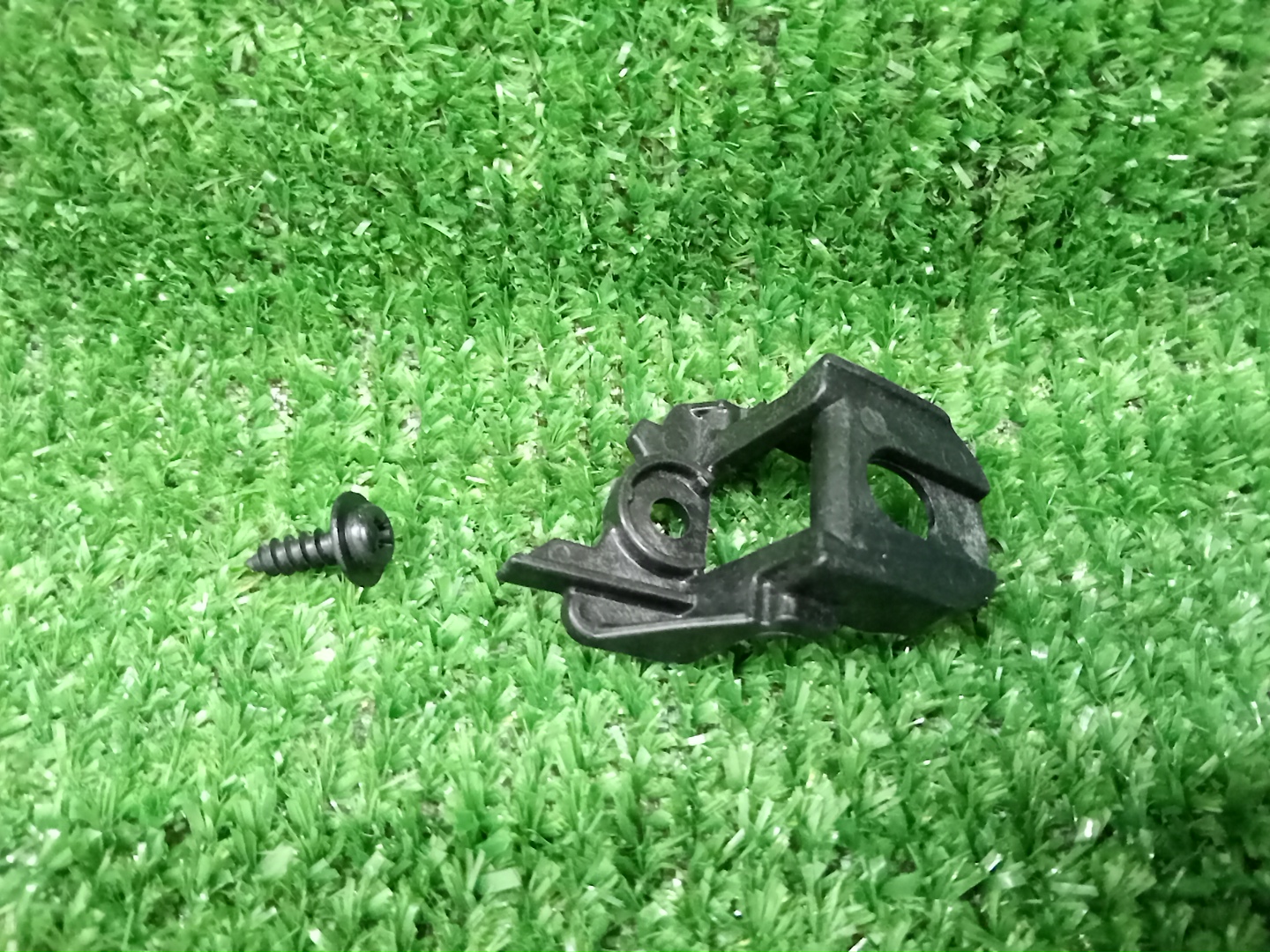 Крепление фары левое TOYOTA C-HR NGX50 81194-10010 1 ракурс