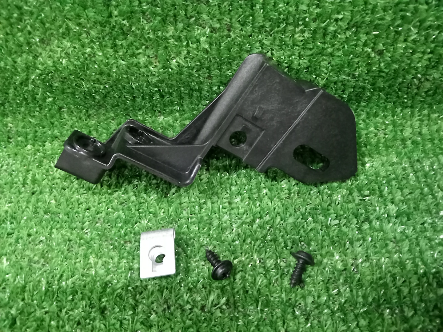Крепление фары левое TOYOTA C-HR NGX50 81194-10020 2 ракурс