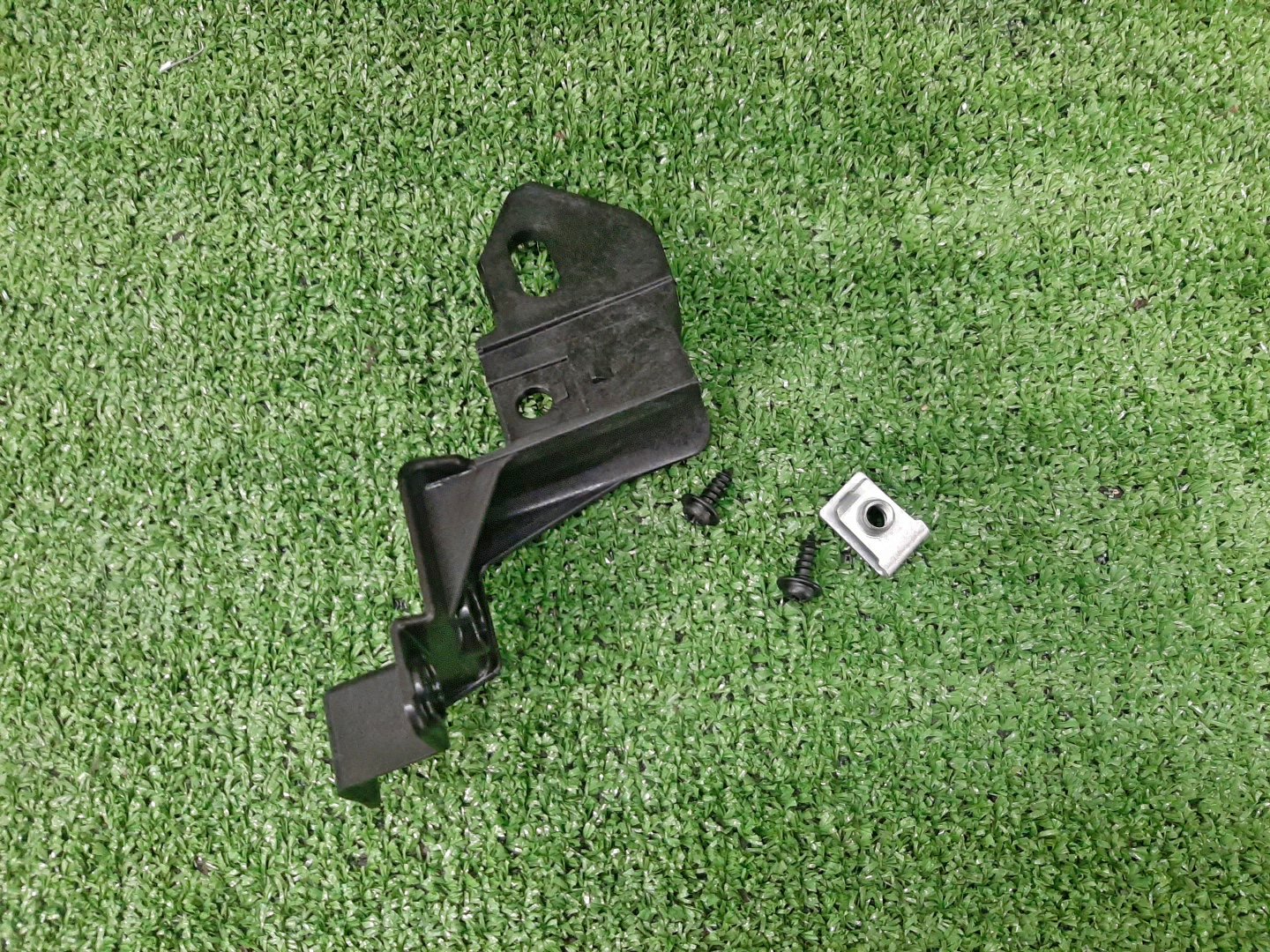 Крепление фары правое TOYOTA C-HR NGX50 81193-10020 1 ракурс