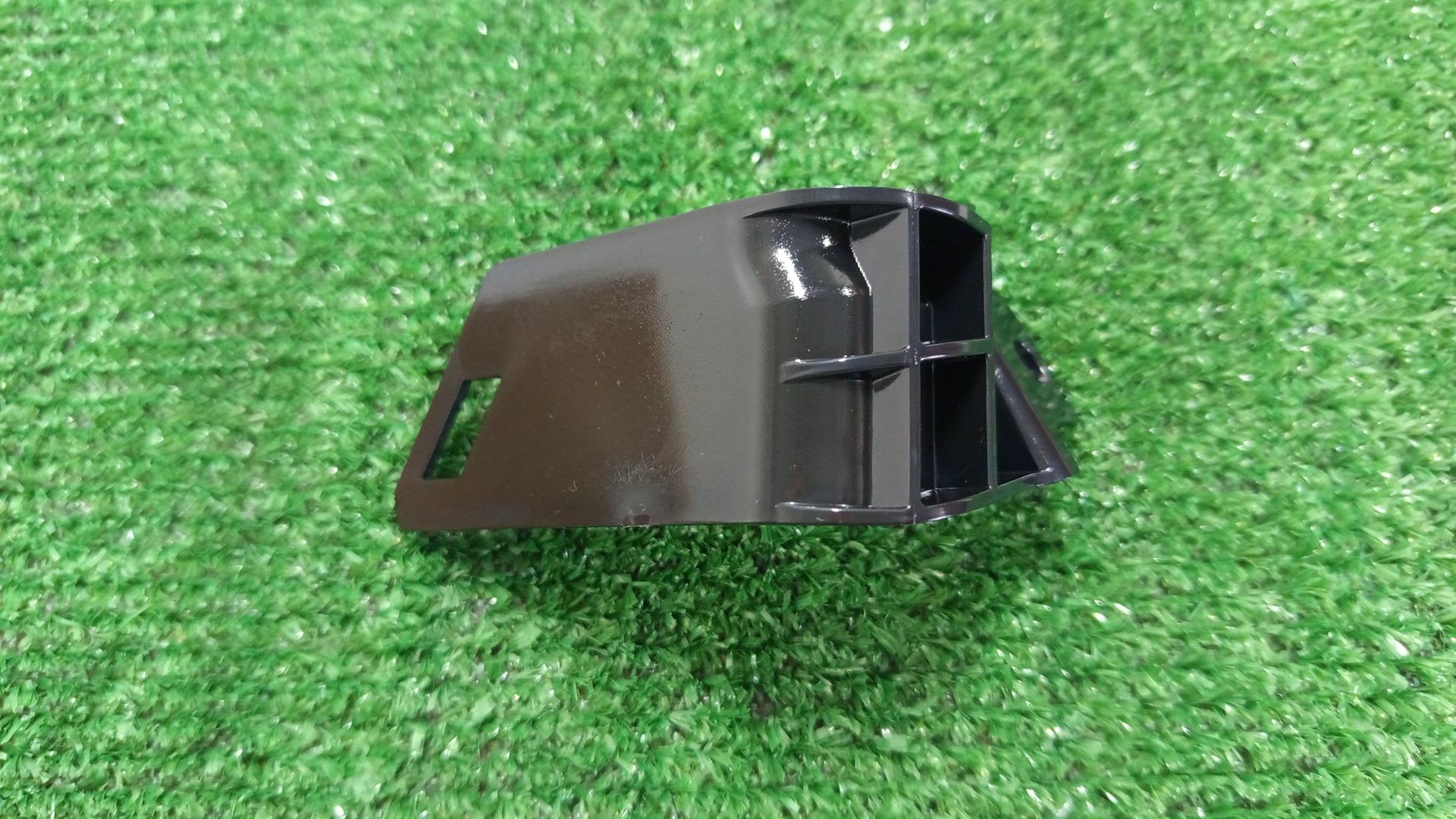 Крепление фары правое переднее TOYOTA HARRIER ZSU60W 81116-48E30 3 ракурс