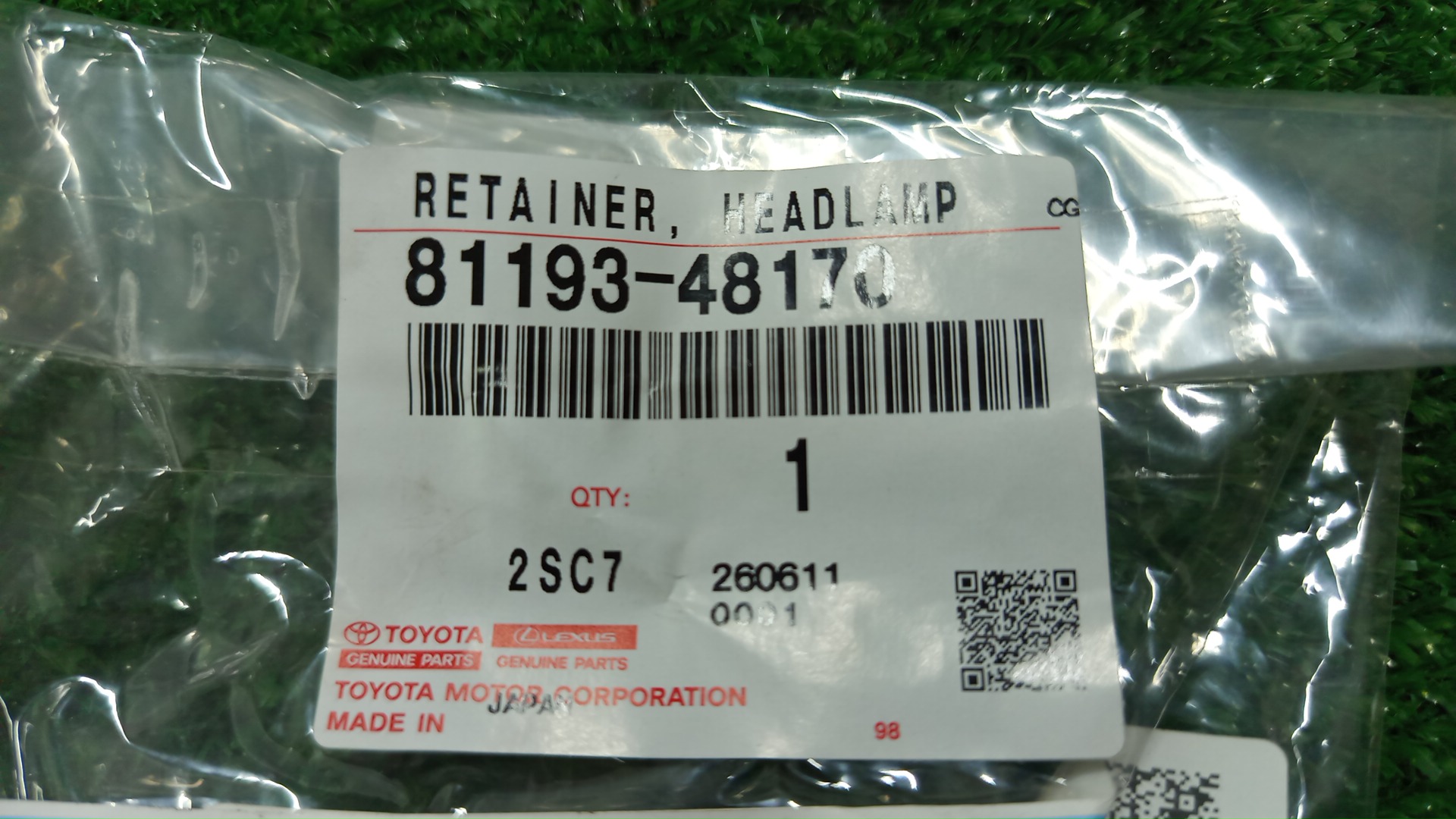 Крепление фары левое TOYOTA HARRIER AXUH80 81193-48170 3 ракурс