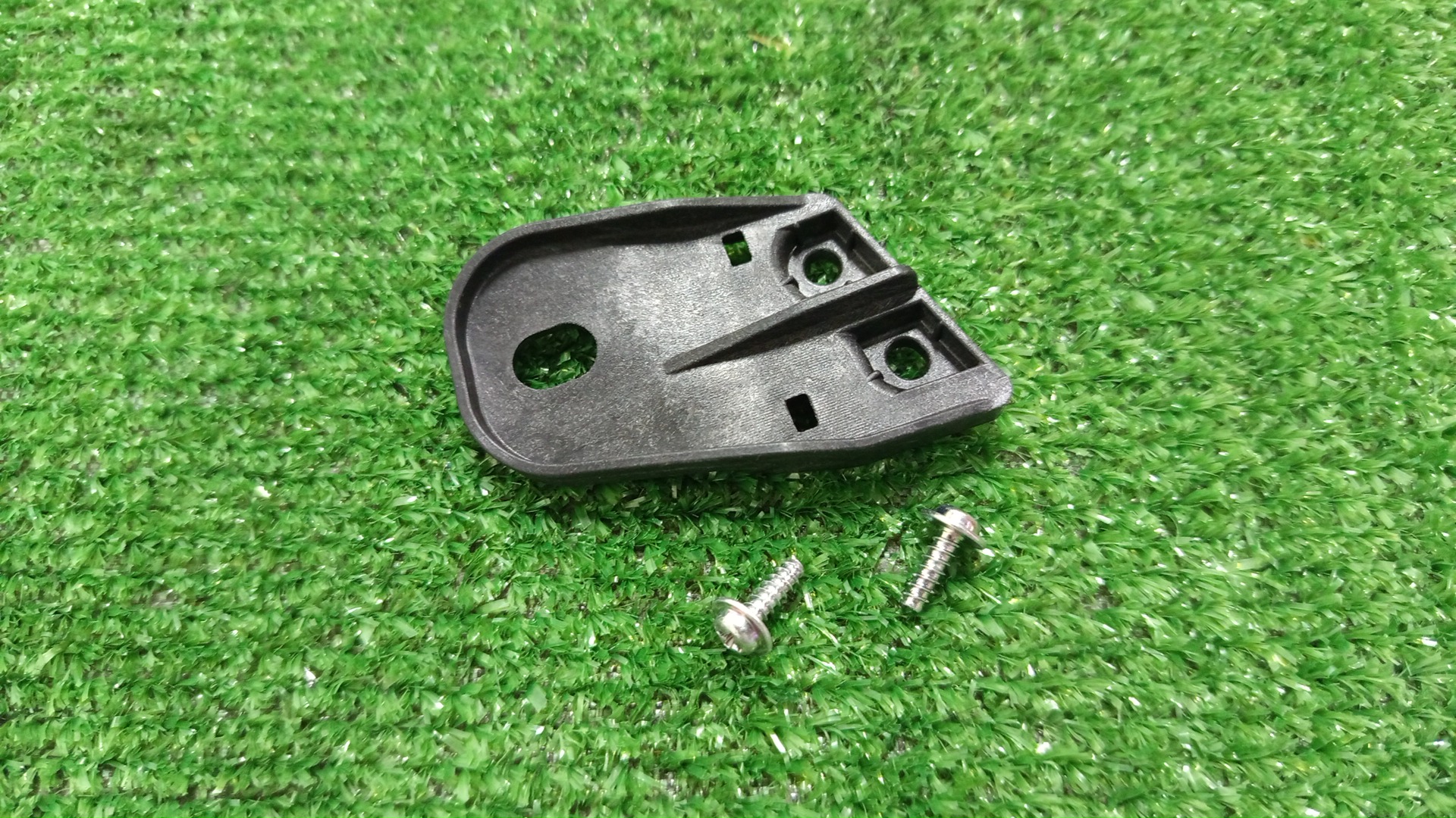 Крепление фары правое TOYOTA HARRIER AXUH80 81195-48100 1 ракурс