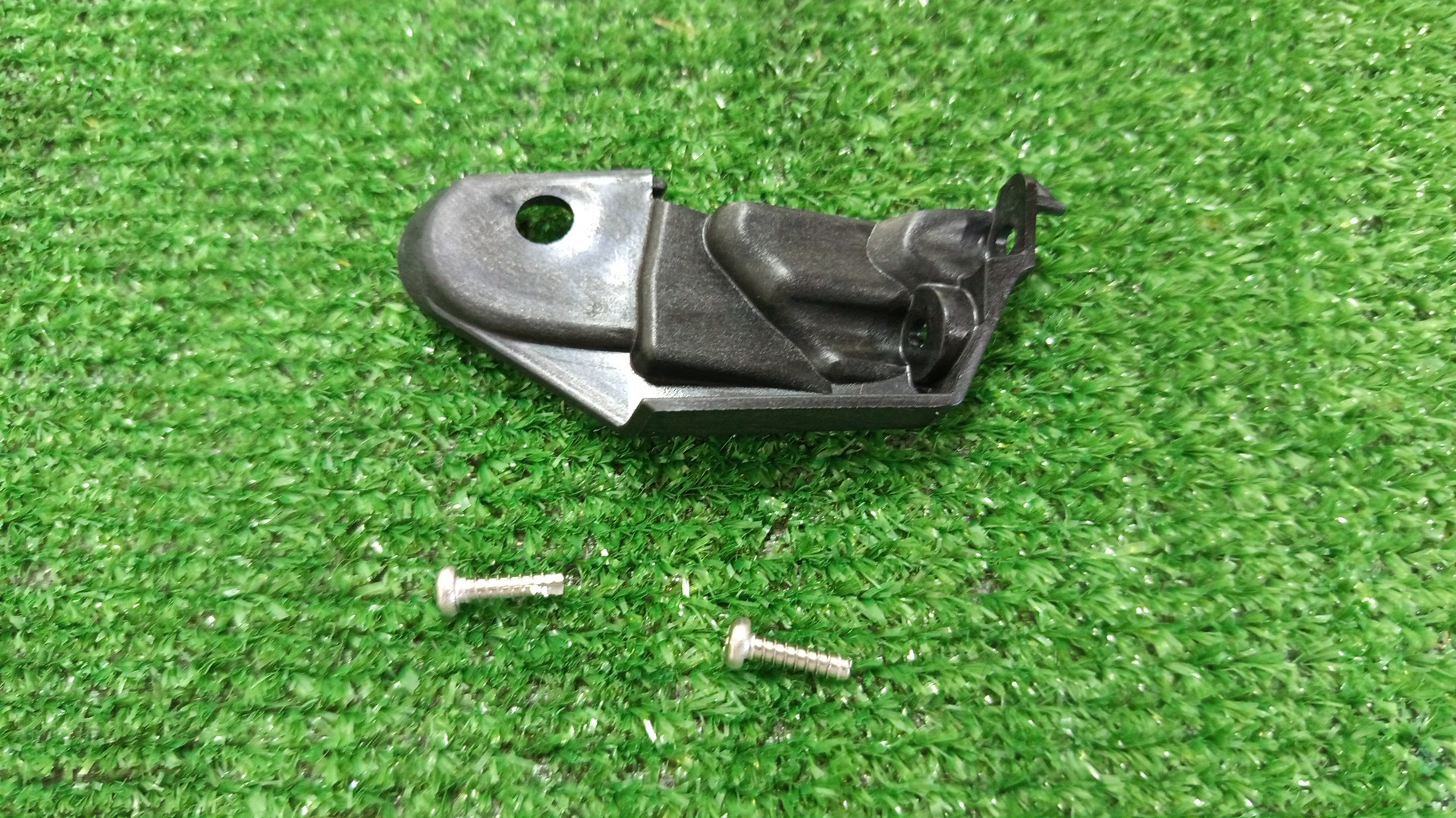 Крепление фары правое TOYOTA PRIUS ZVW30 81193-47070 1 ракурс