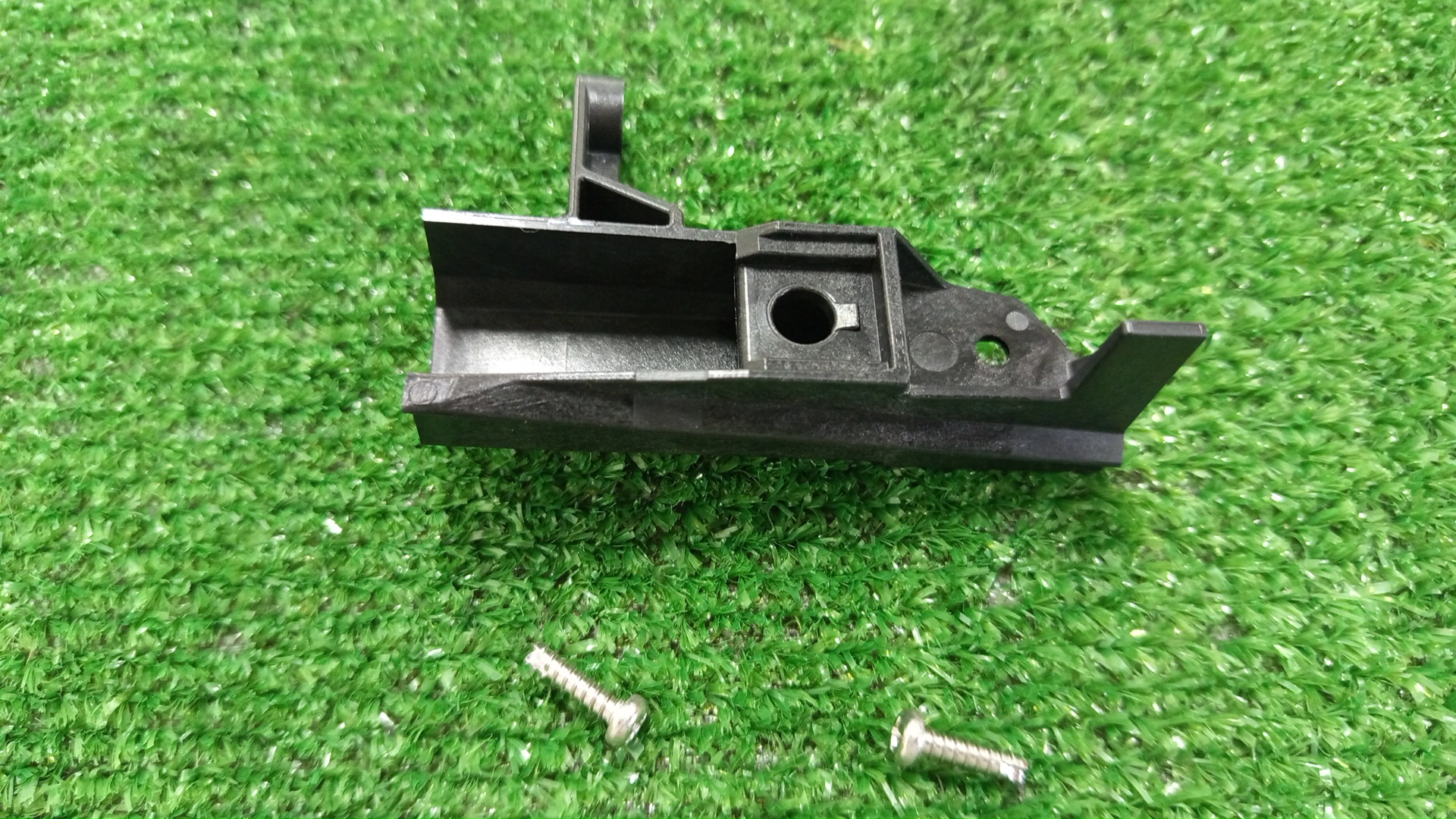 Крепление фары правое TOYOTA PRIUS ZVW30 81195-47070 1 ракурс