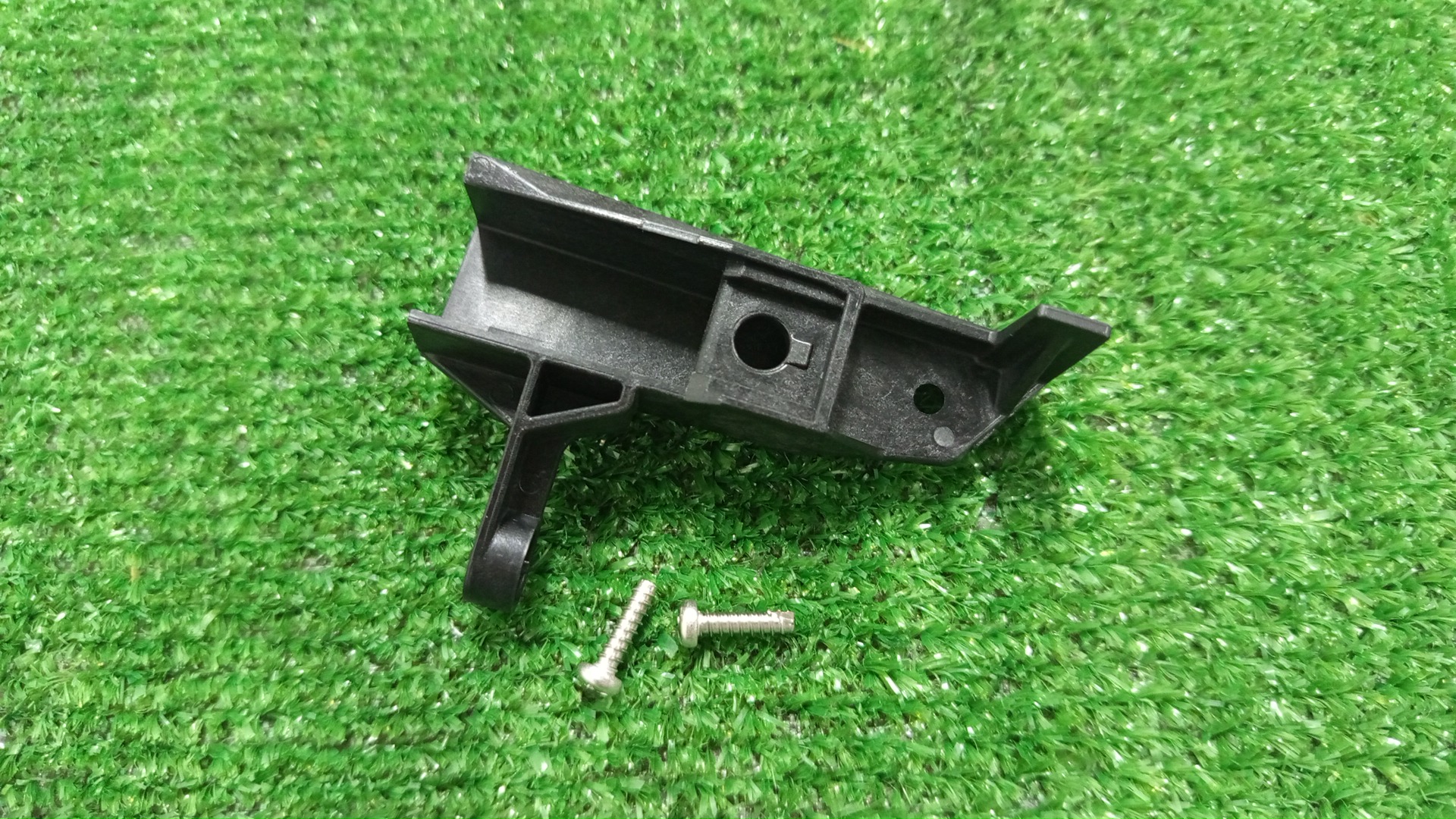 Крепление фары левое TOYOTA PRIUS ZVW30 81196-47070 2 ракурс