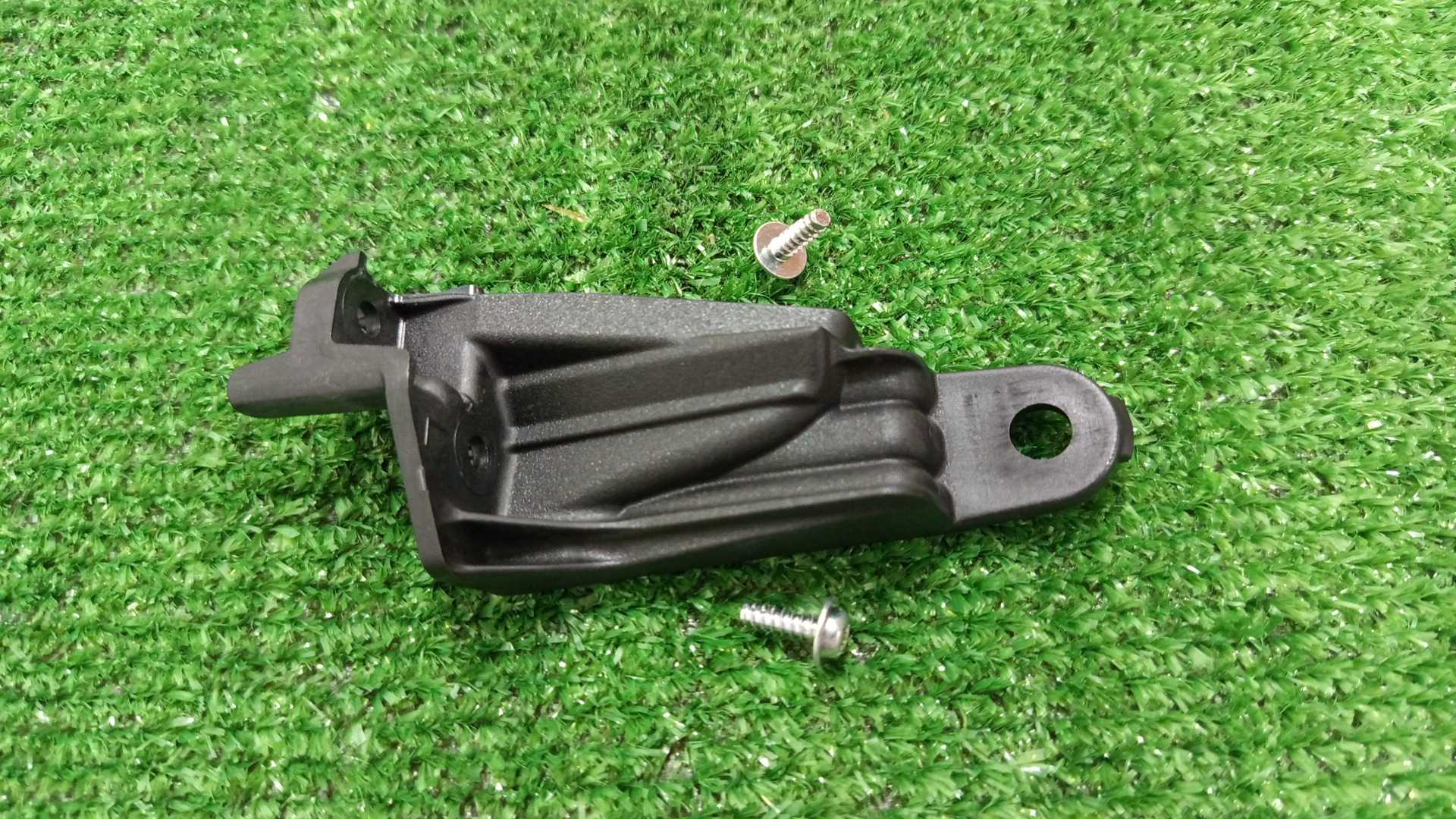 Крепление фары левое LEXUS LX600 VJA310W 81194-60220 1 ракурс
