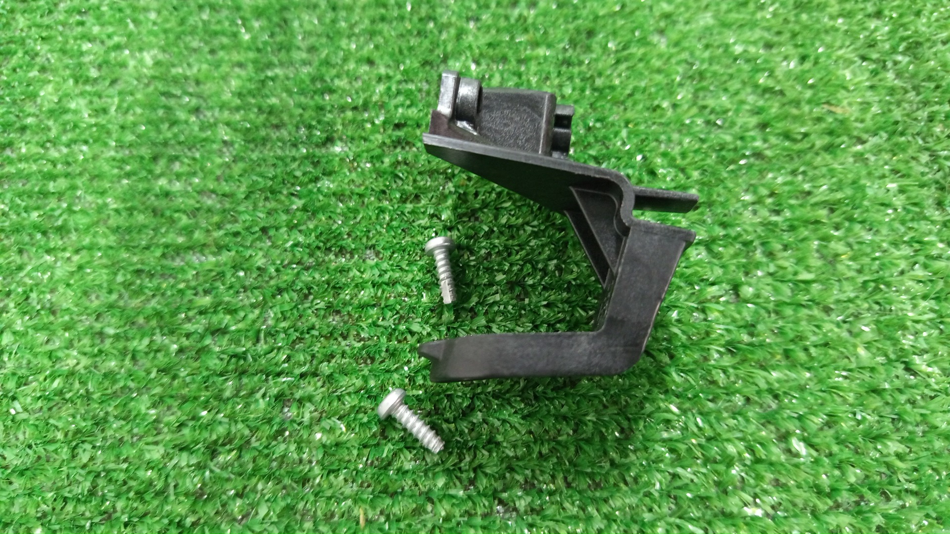Крепление фары левое TOYOTA COROLLA FIELDER NKE165G 81194-12120 3 ракурс