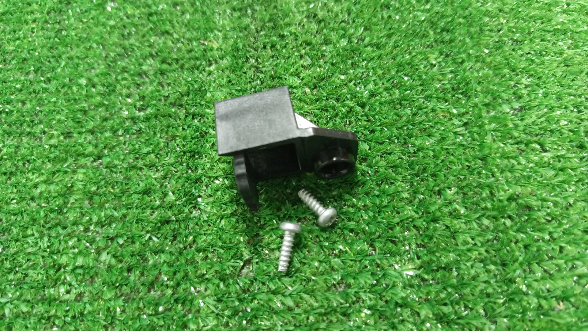 Крепление фары левое TOYOTA COROLLA FIELDER NKE165G 81196-12180 1 ракурс