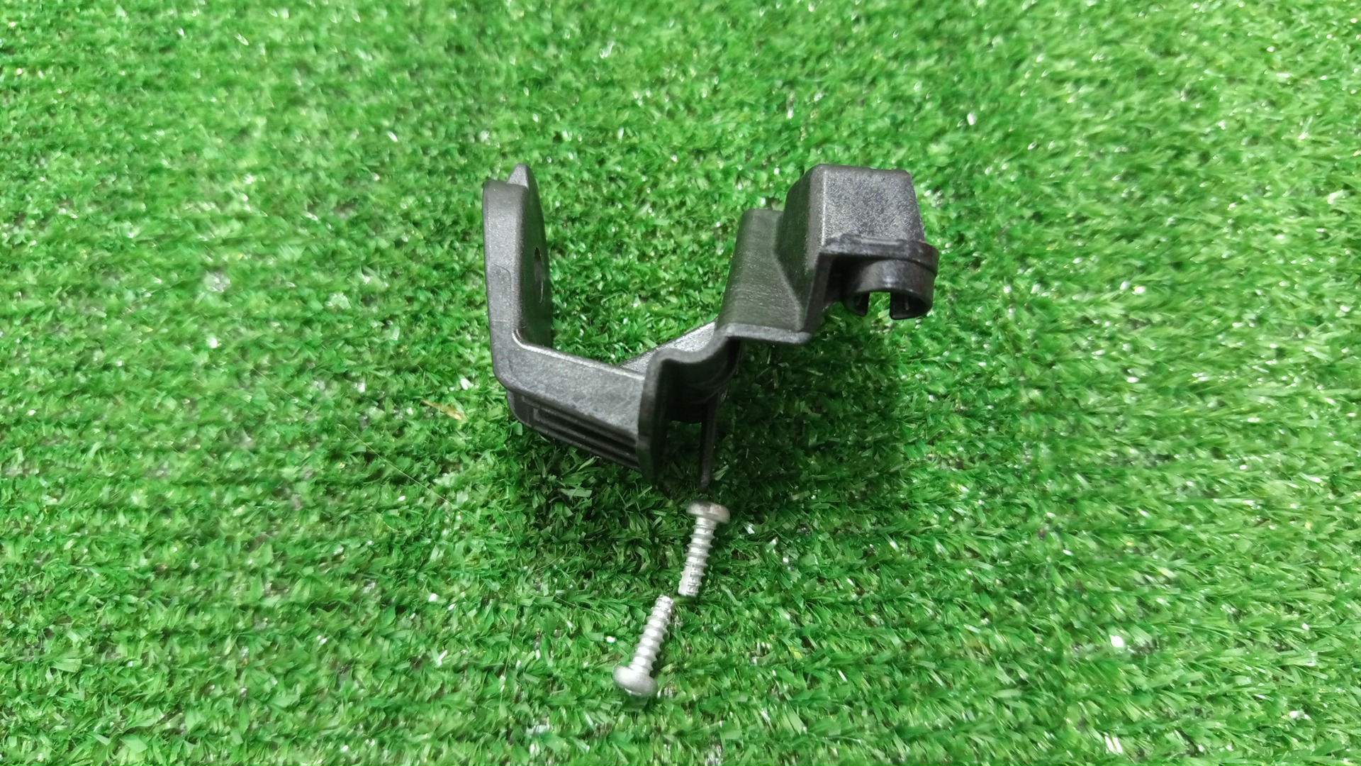Крепление фары правое TOYOTA COROLLA FIELDER NKE165G 81193-12130 2 ракурс