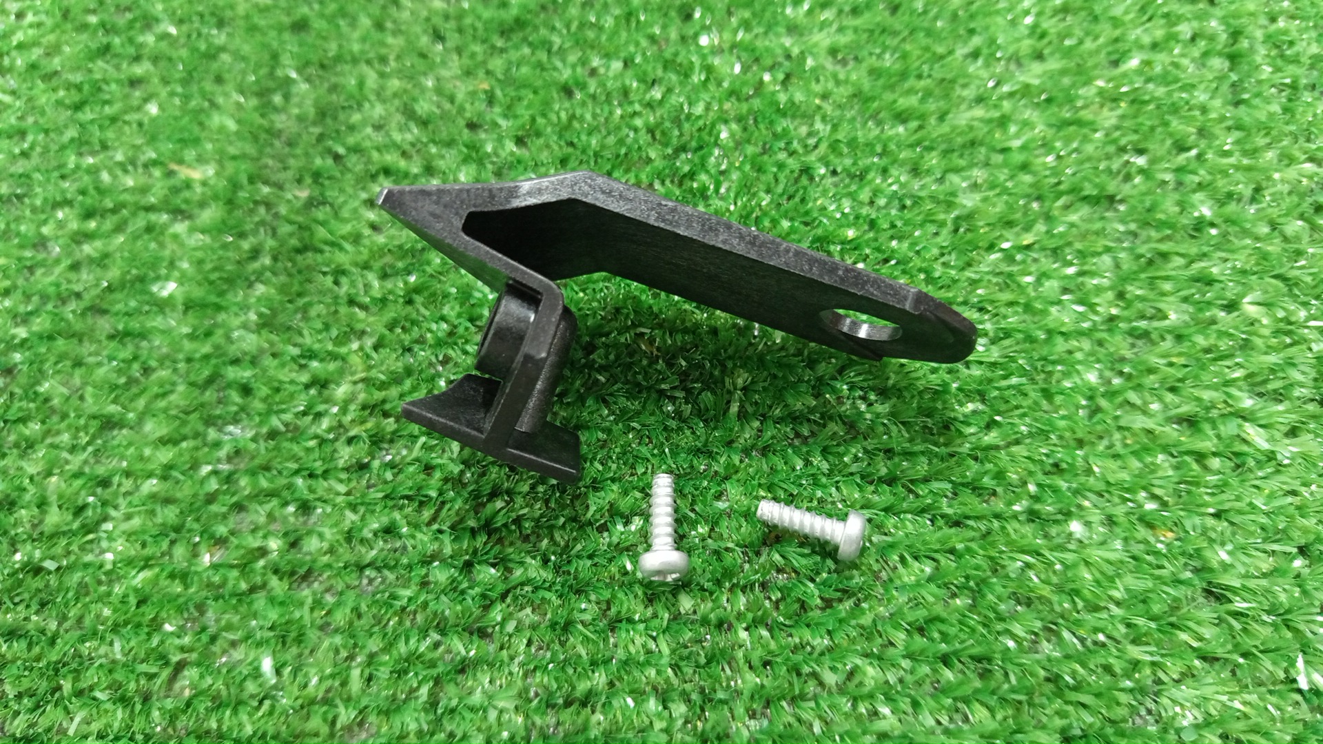 Крепление фары правое TOYOTA COROLLA FIELDER NKE165G 81197-12120 1 ракурс