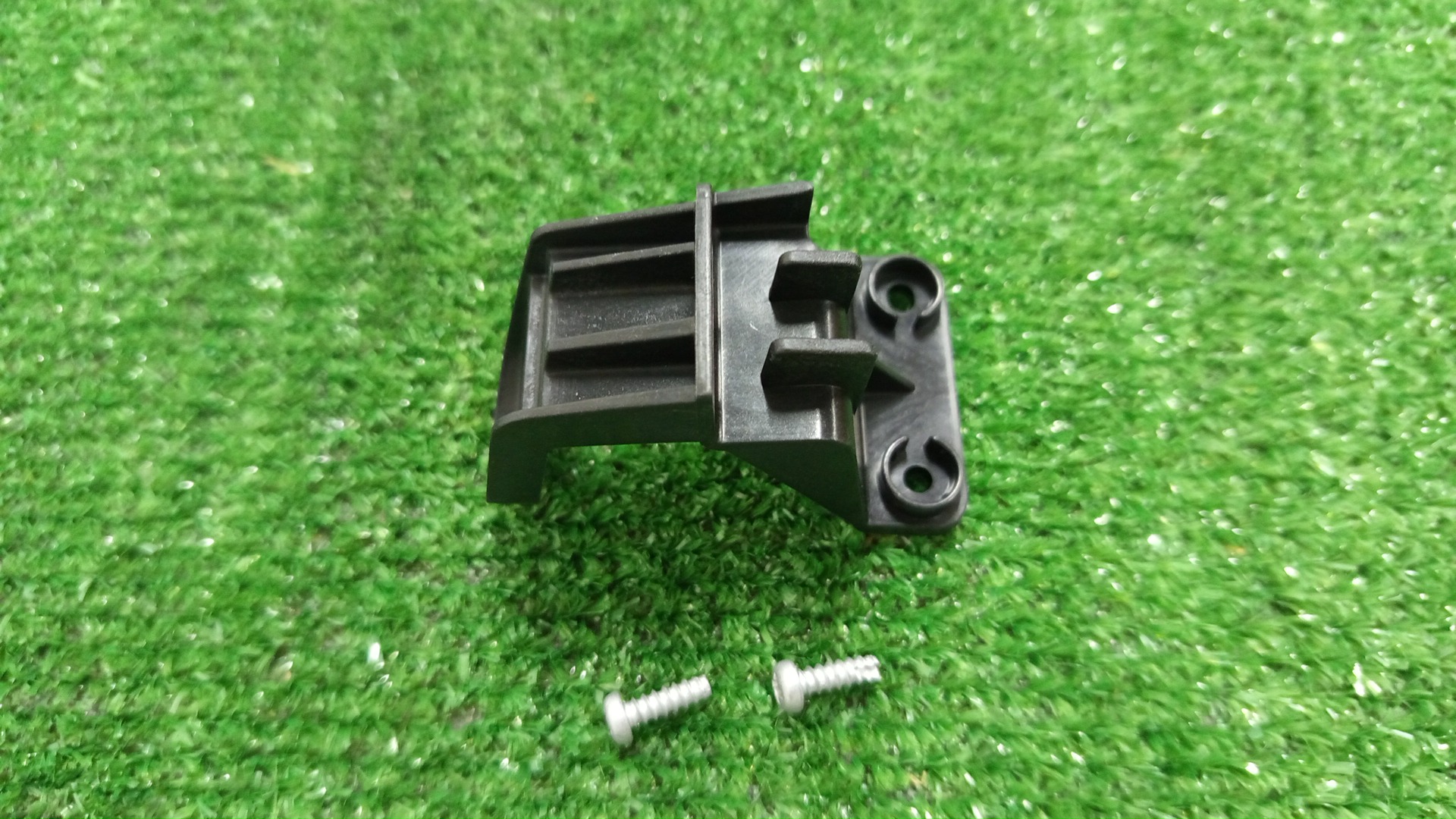 Крепление фары правое TOYOTA COROLLA FIELDER NKE165G 81193-12210 1 ракурс