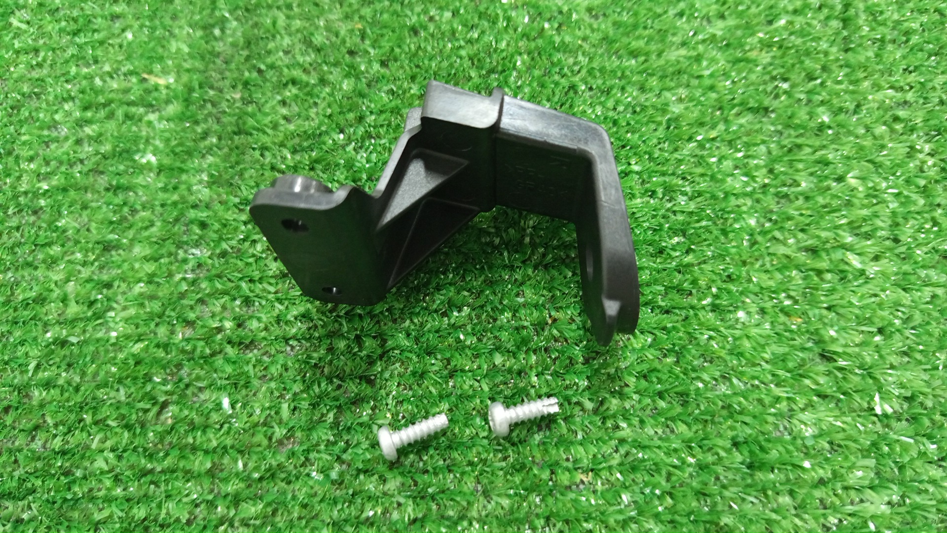 Крепление фары правое TOYOTA COROLLA FIELDER NKE165G 81193-12210 2 ракурс