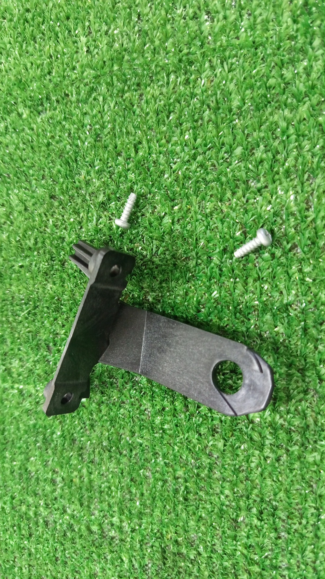 Крепление фары правое TOYOTA COROLLA FIELDER NKE165G 81197-12180 2 ракурс