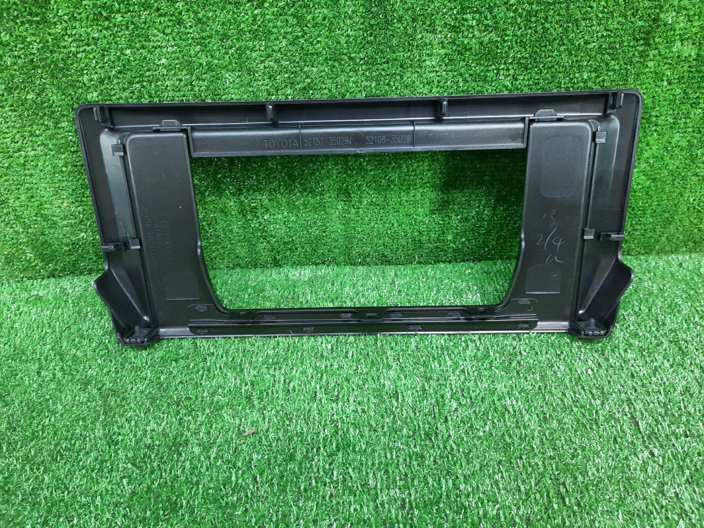 Болты крепления номера задние TOYOTA FJ CRUISER GSJ15 1GR-FE 52108-35021 2 ракурс