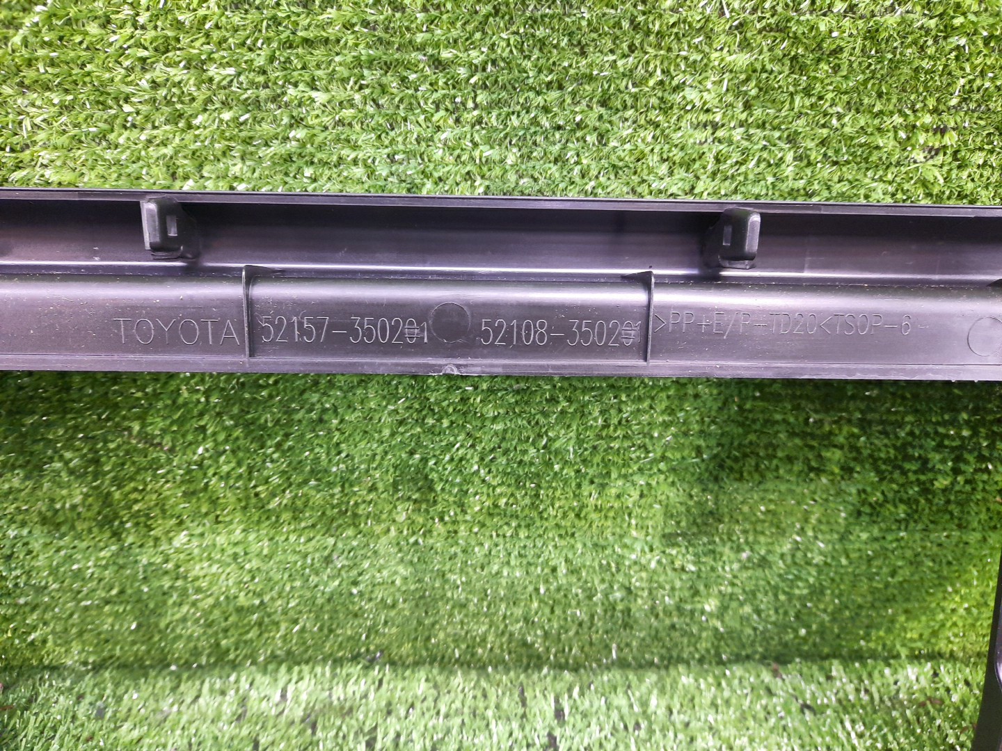 Болты крепления номера задние TOYOTA FJ CRUISER GSJ15 1GR-FE 52108-35021 3 ракурс
