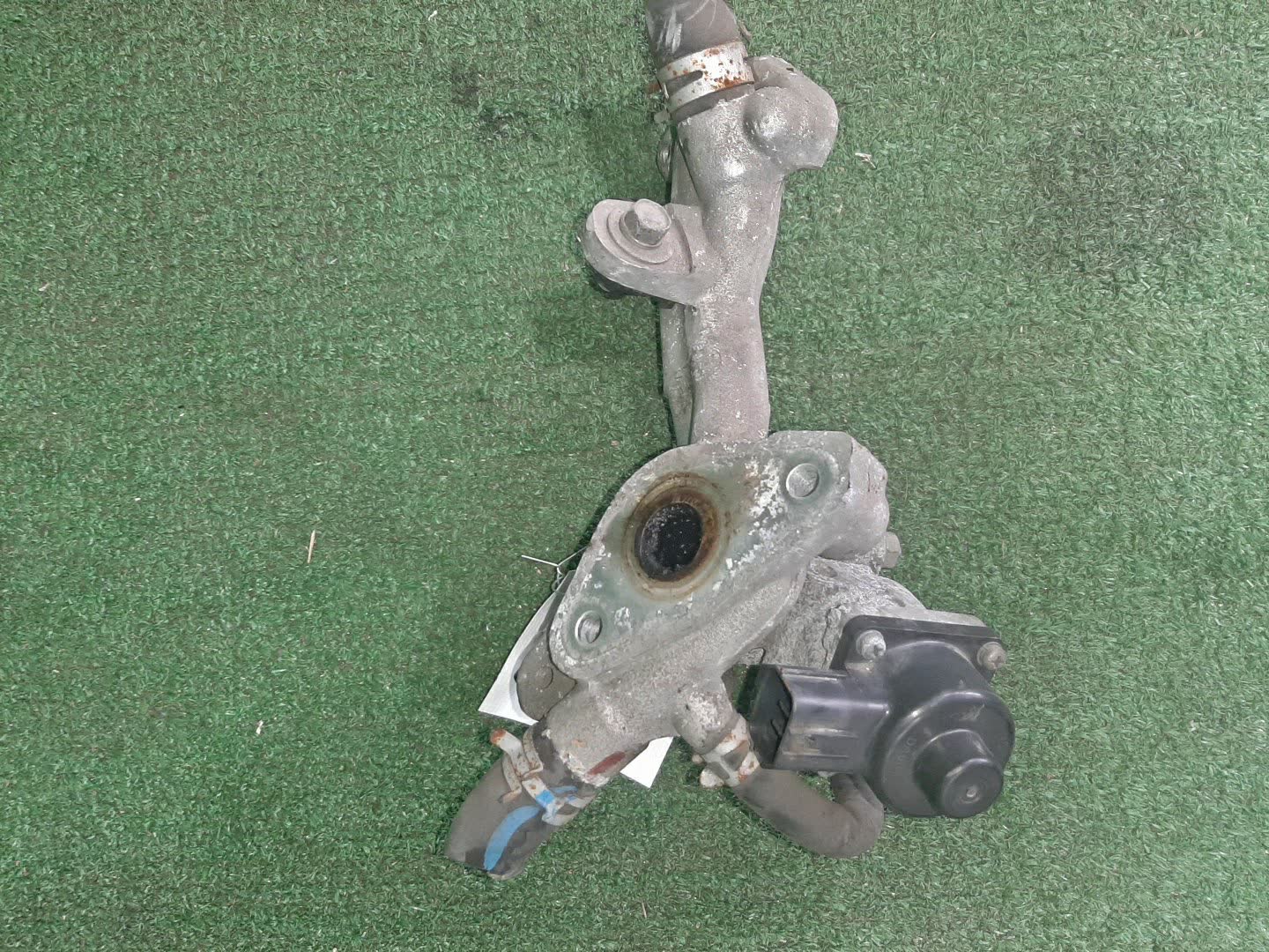 Клапан egr MITSUBISHI DELICA D5 CV5W 4B12 1582A166 2 ракурс