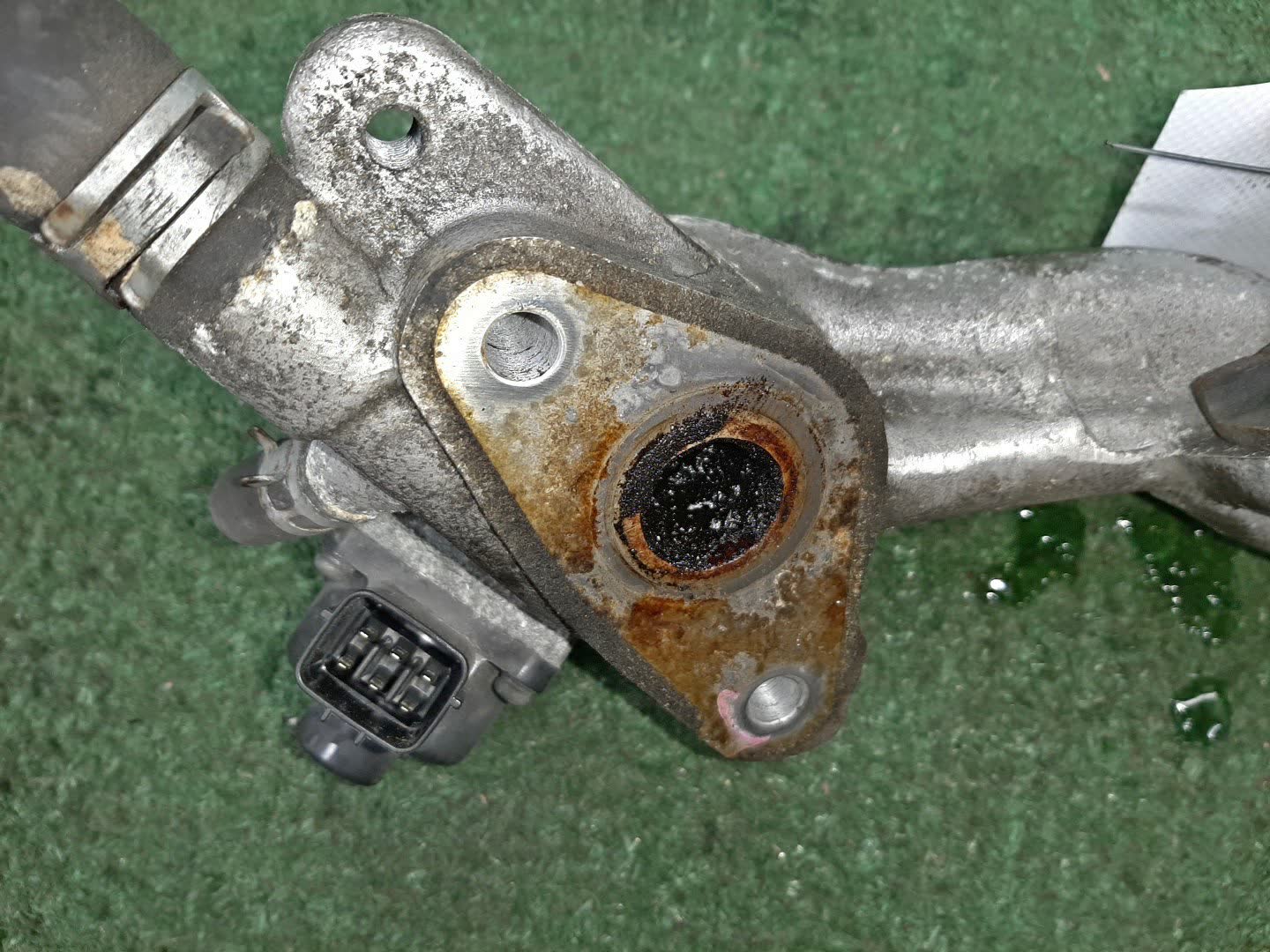 Клапан egr MITSUBISHI DELICA D5 CV5W 4B12 2 ракурс