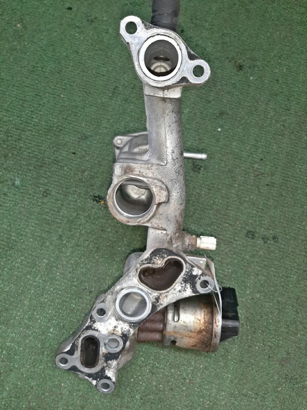 Клапан egr HONDA ELYSION RR5 J35A 3 ракурс