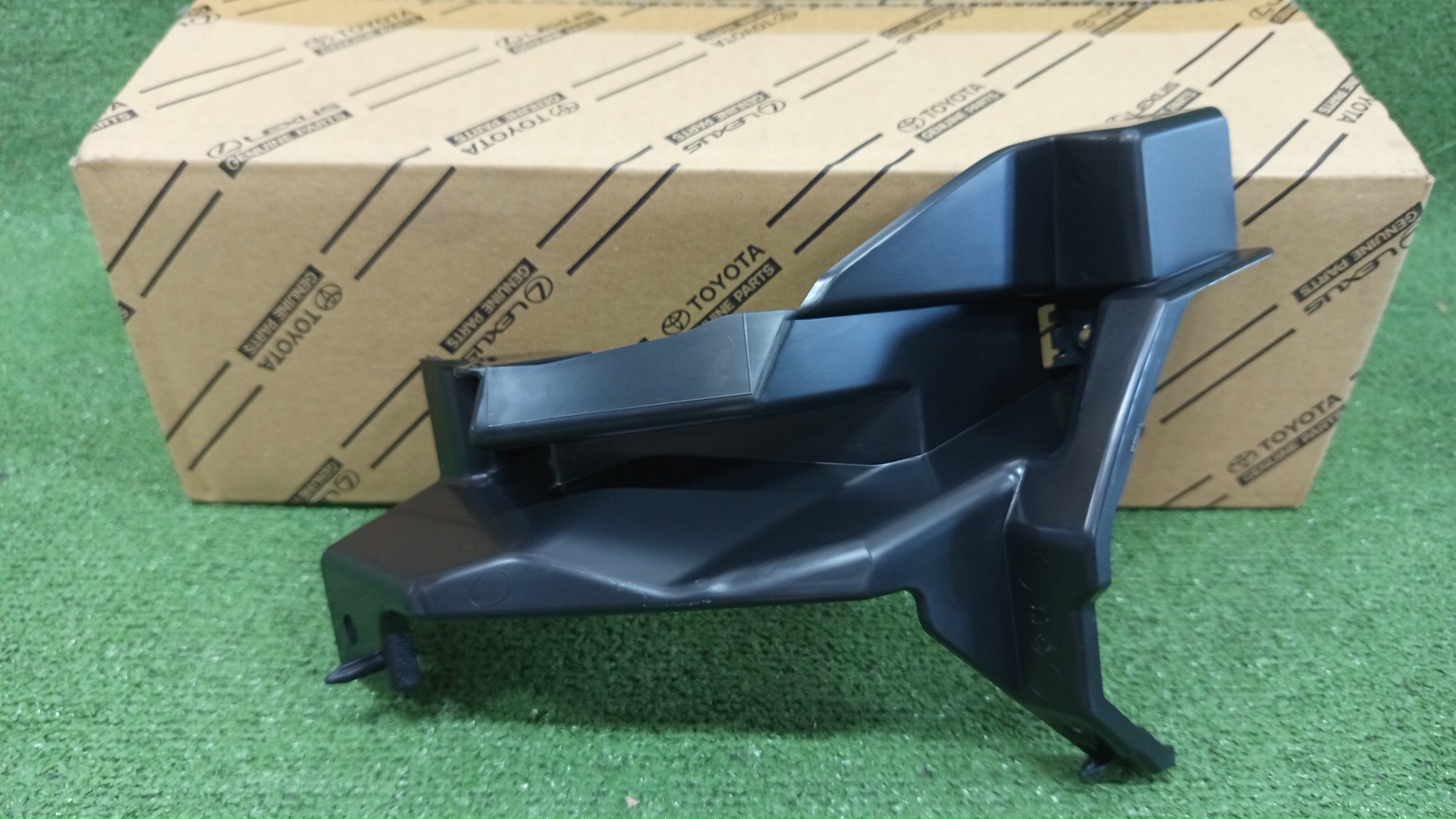  LEXUS LX600 VJA310W 81481-60210 1 ракурс
