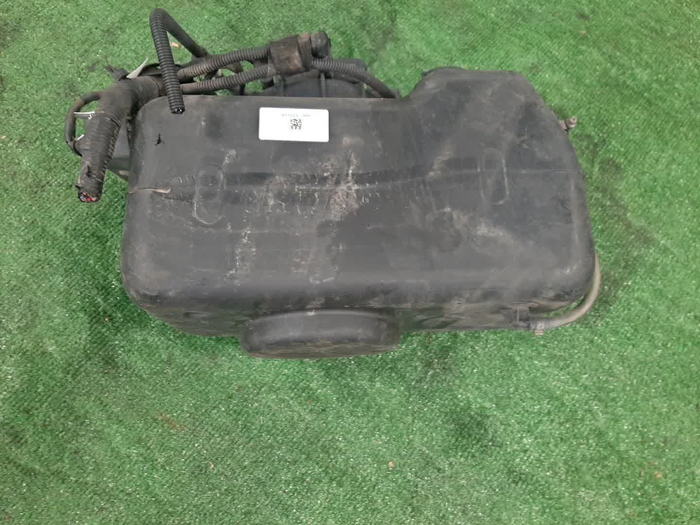 Бачок MITSUBISHI CANTER FBA20 4P10 1673 2 ракурс