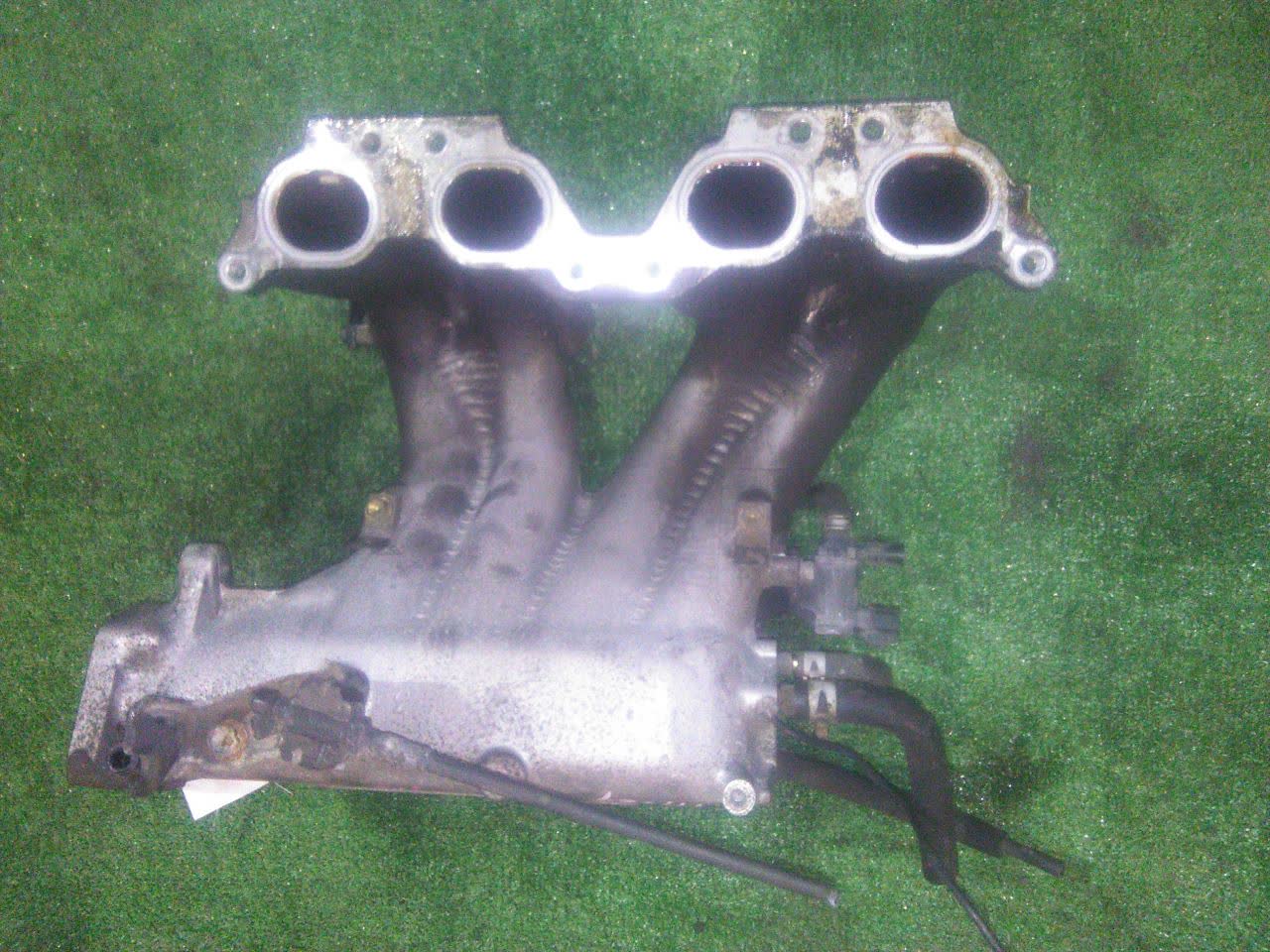 Коллектор впускной TOYOTA RAV4 SXA10G 3S-FE 2 ракурс