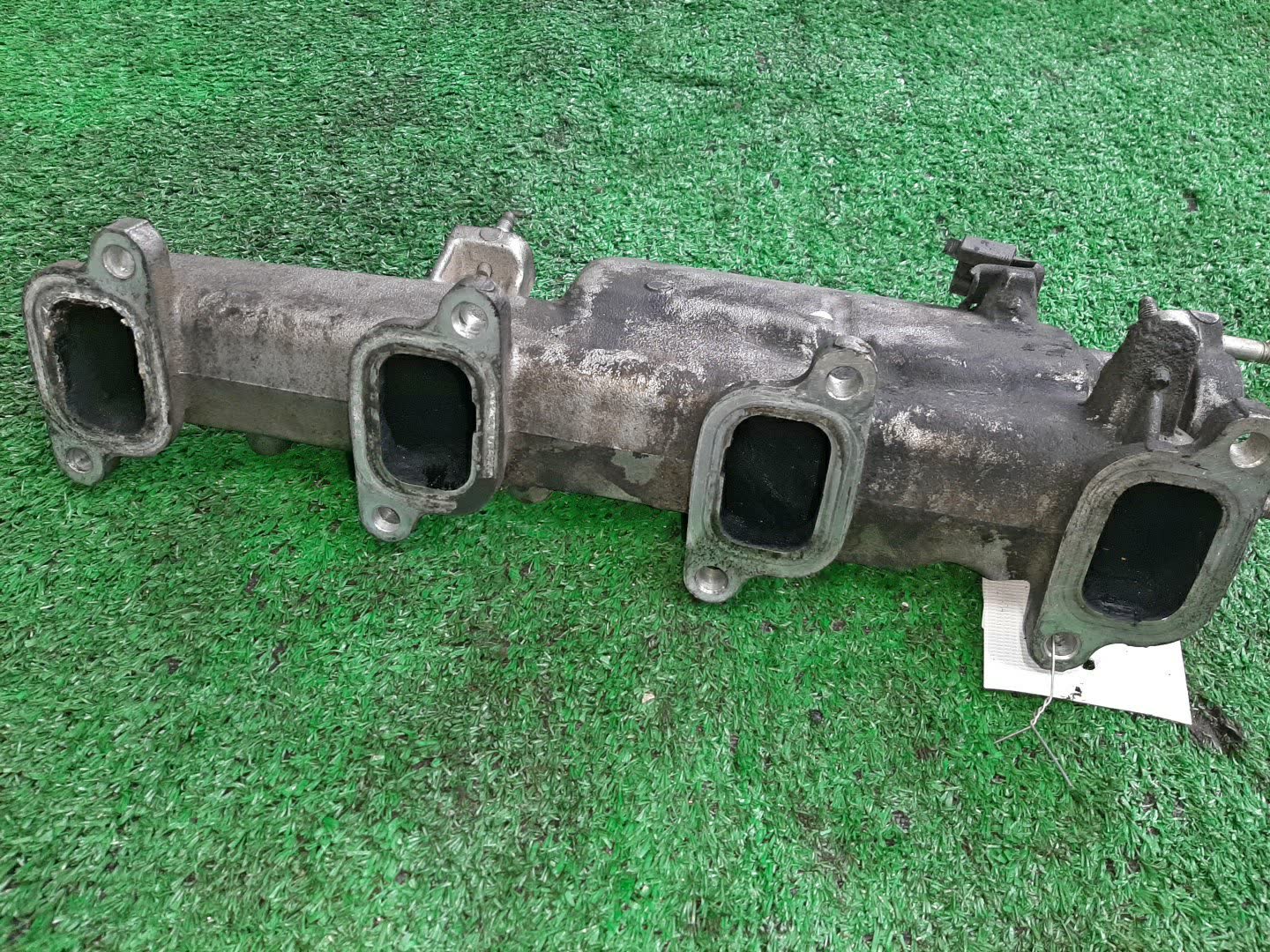 Коллектор впускной TOYOTA HIACE REGIUS KCH46W 1KZ-TE 2 ракурс