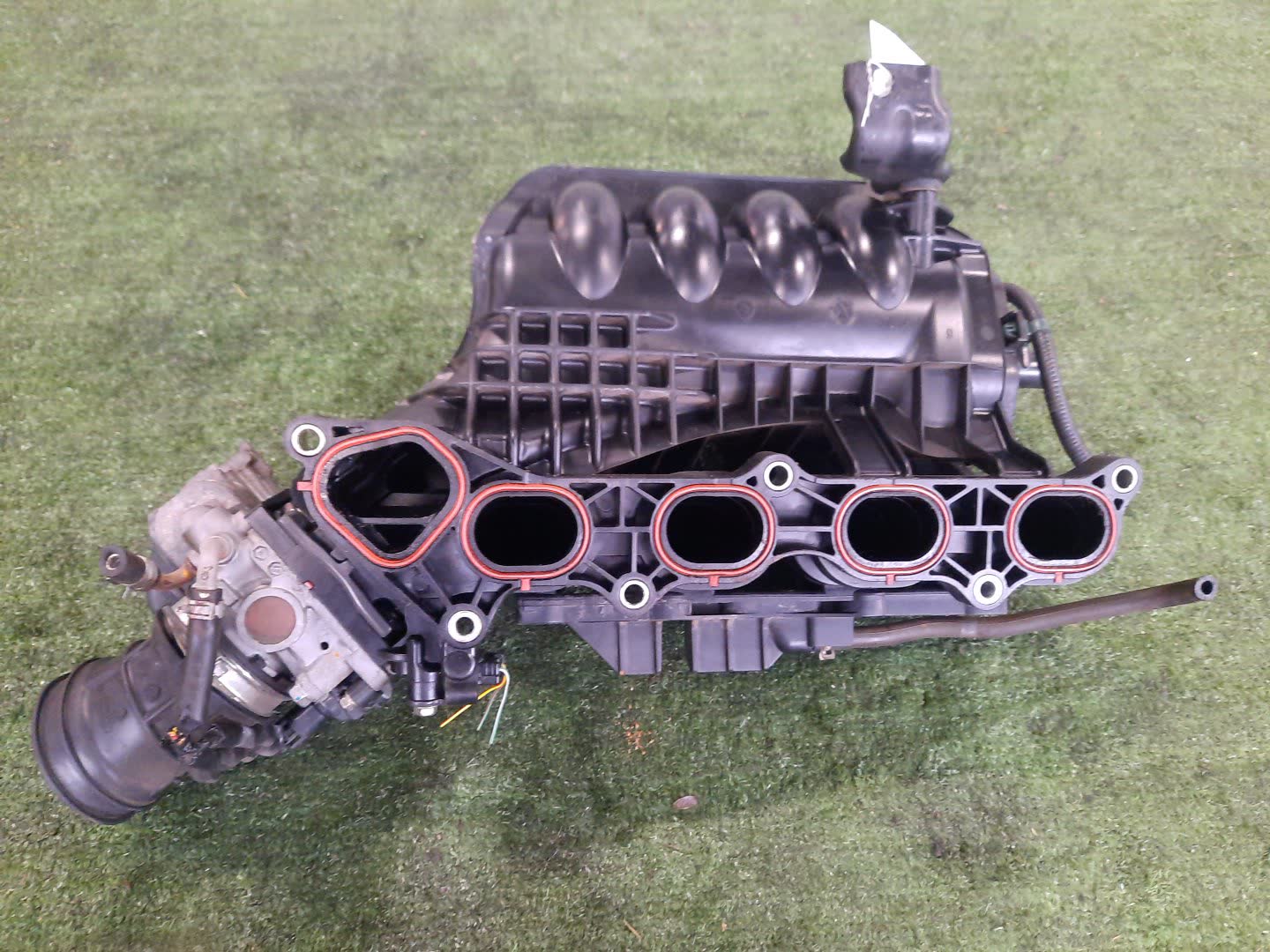 Коллектор впускной HONDA STREAM RN8 R20A 3 ракурс