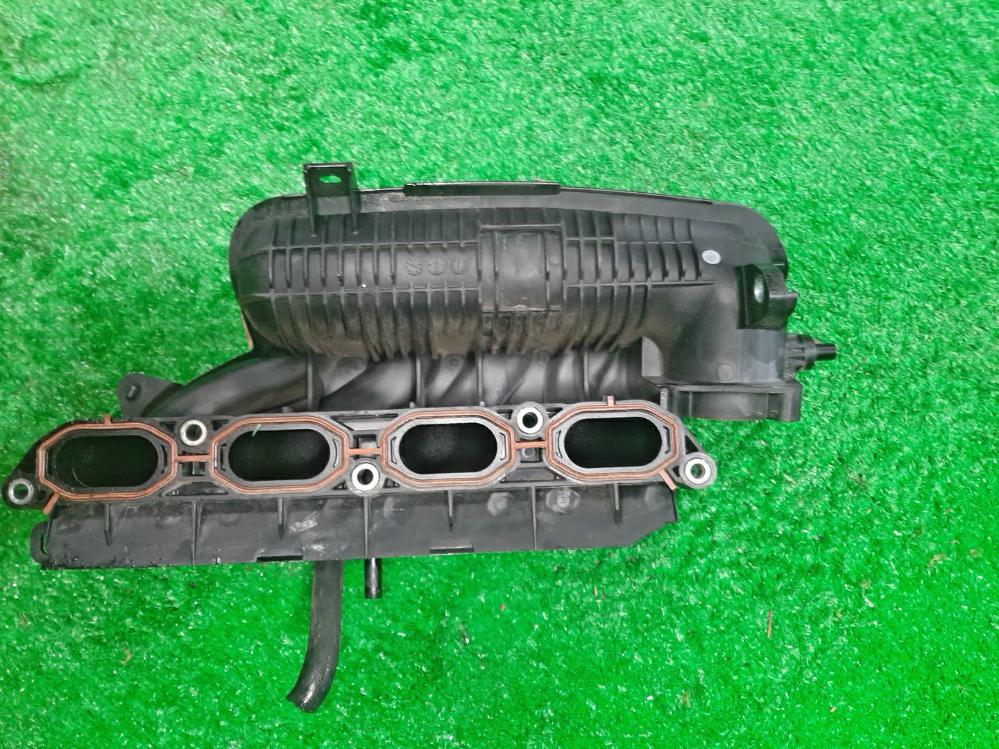Коллектор впускной NISSAN JUKE NF15 MR16DDT 2 ракурс
