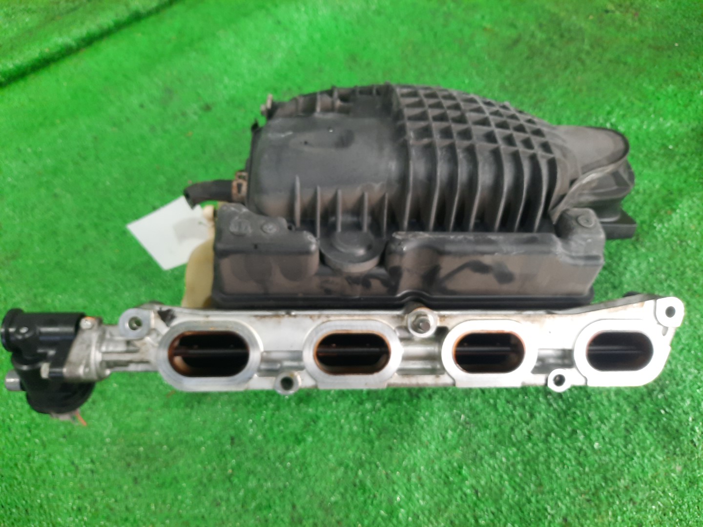 Коллектор впускной SUZUKI ESCUDO TDA4W J24B 2 ракурс