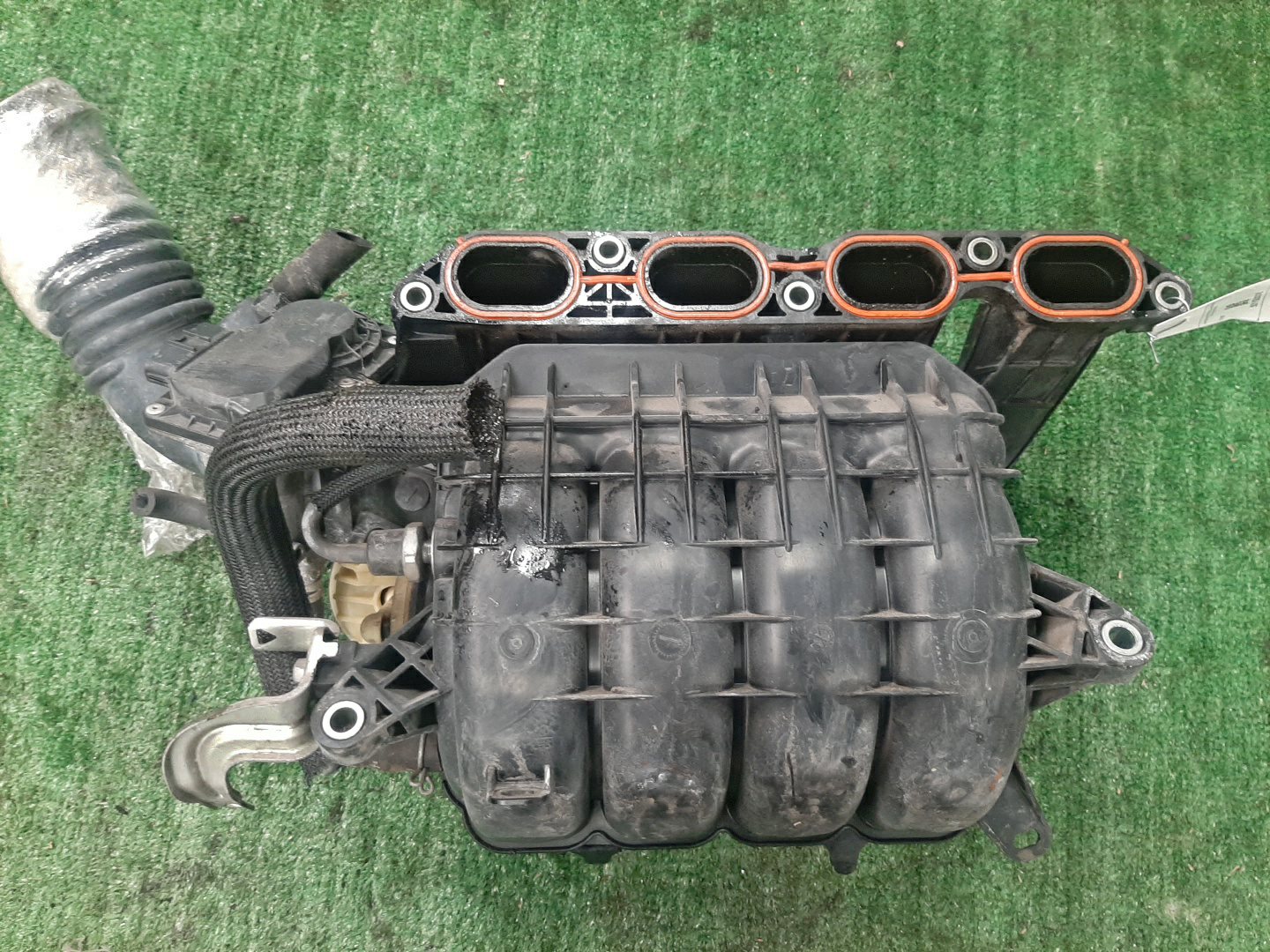 Коллектор впускной TOYOTA COROLLA RUMION ZRE152N 2ZR-FAE 3 ракурс