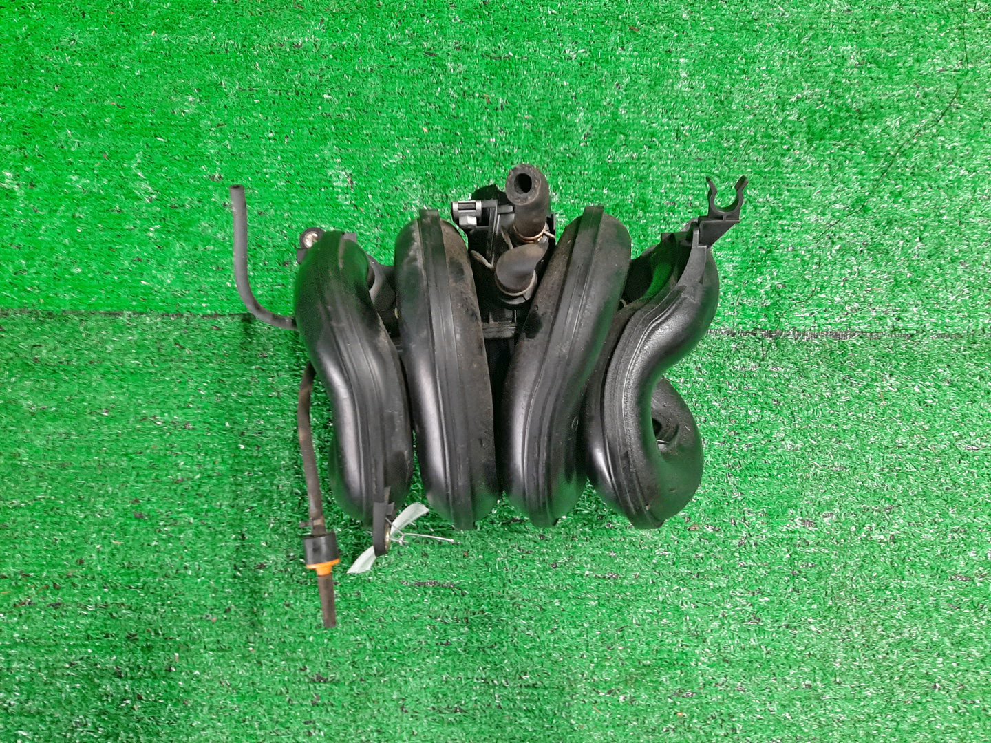 Коллектор впускной DAIHATSU TERIOS J102G K3-VE 1 ракурс Коллектор впускной DAIHATSU TERIOS J102G K3-VE 1 ракурс