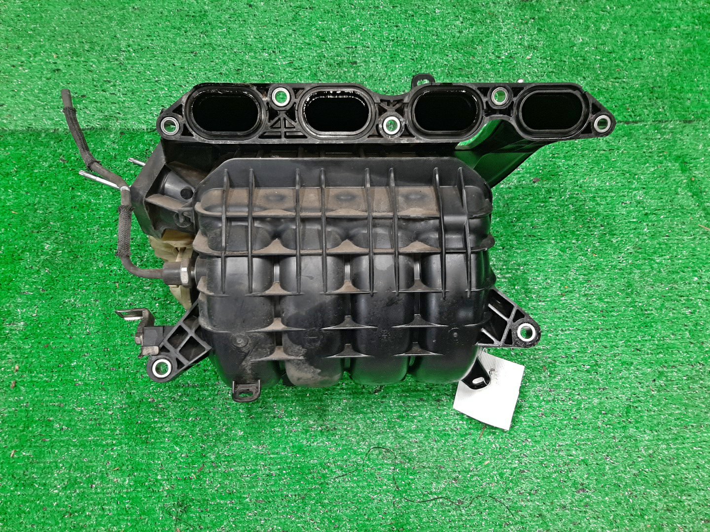 Коллектор впускной TOYOTA NOAH ZRR70G 3ZR-FAE 2 ракурс
