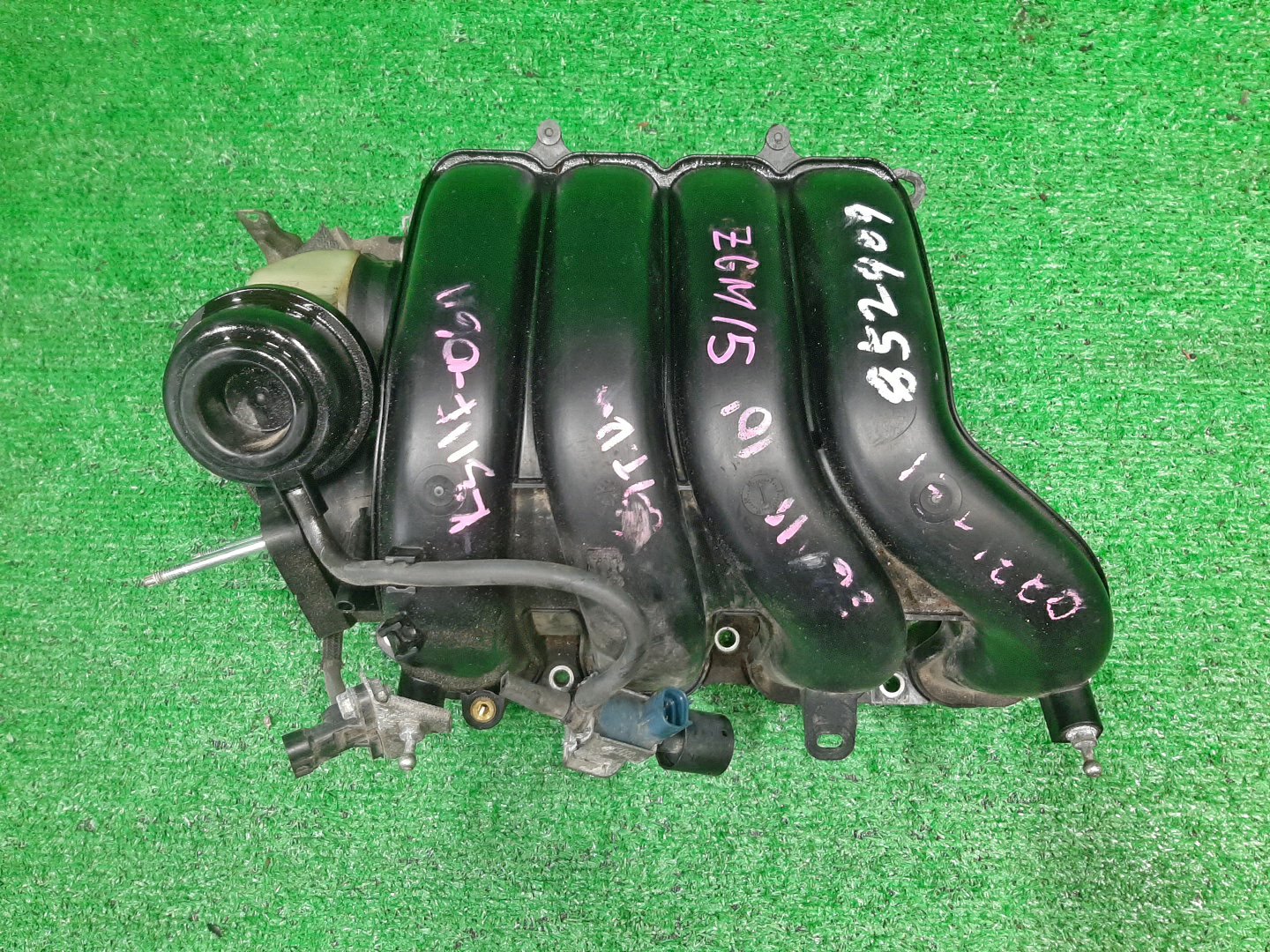 Коллектор впускной TOYOTA ISIS ZGM15G 2ZR-FAE 1 ракурс