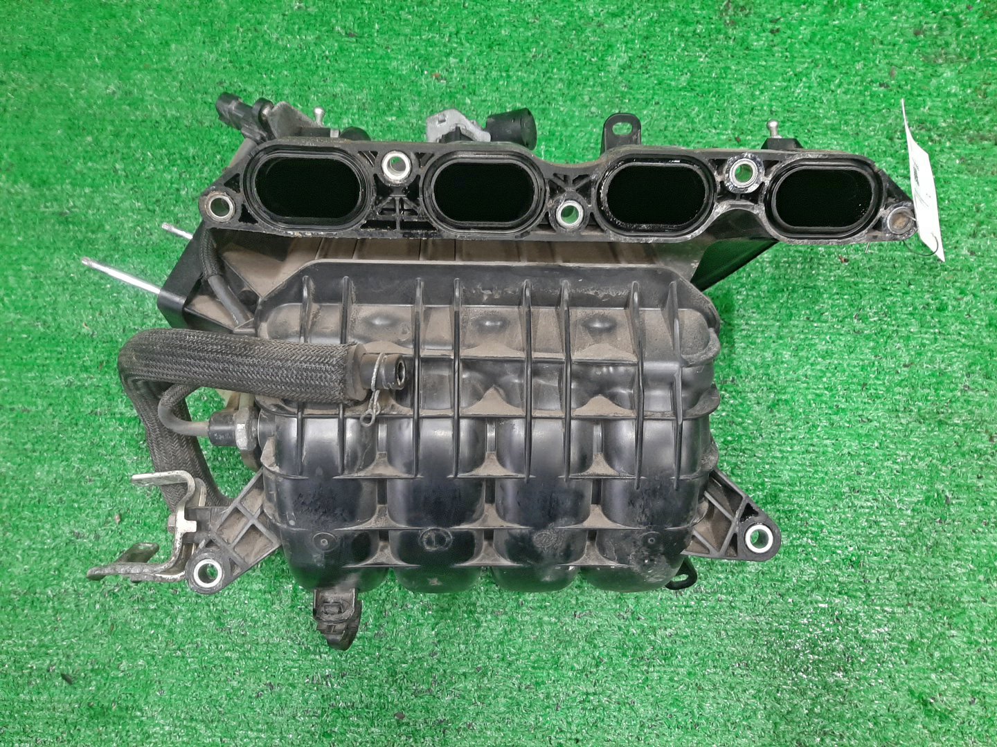 Коллектор впускной TOYOTA ISIS ZGM15G 2ZR-FAE 2 ракурс